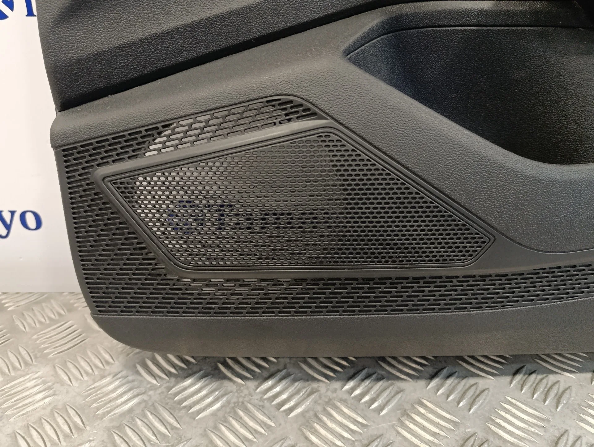 Guarnecido Puerta Delantera Derecha para Volkswagen Polo