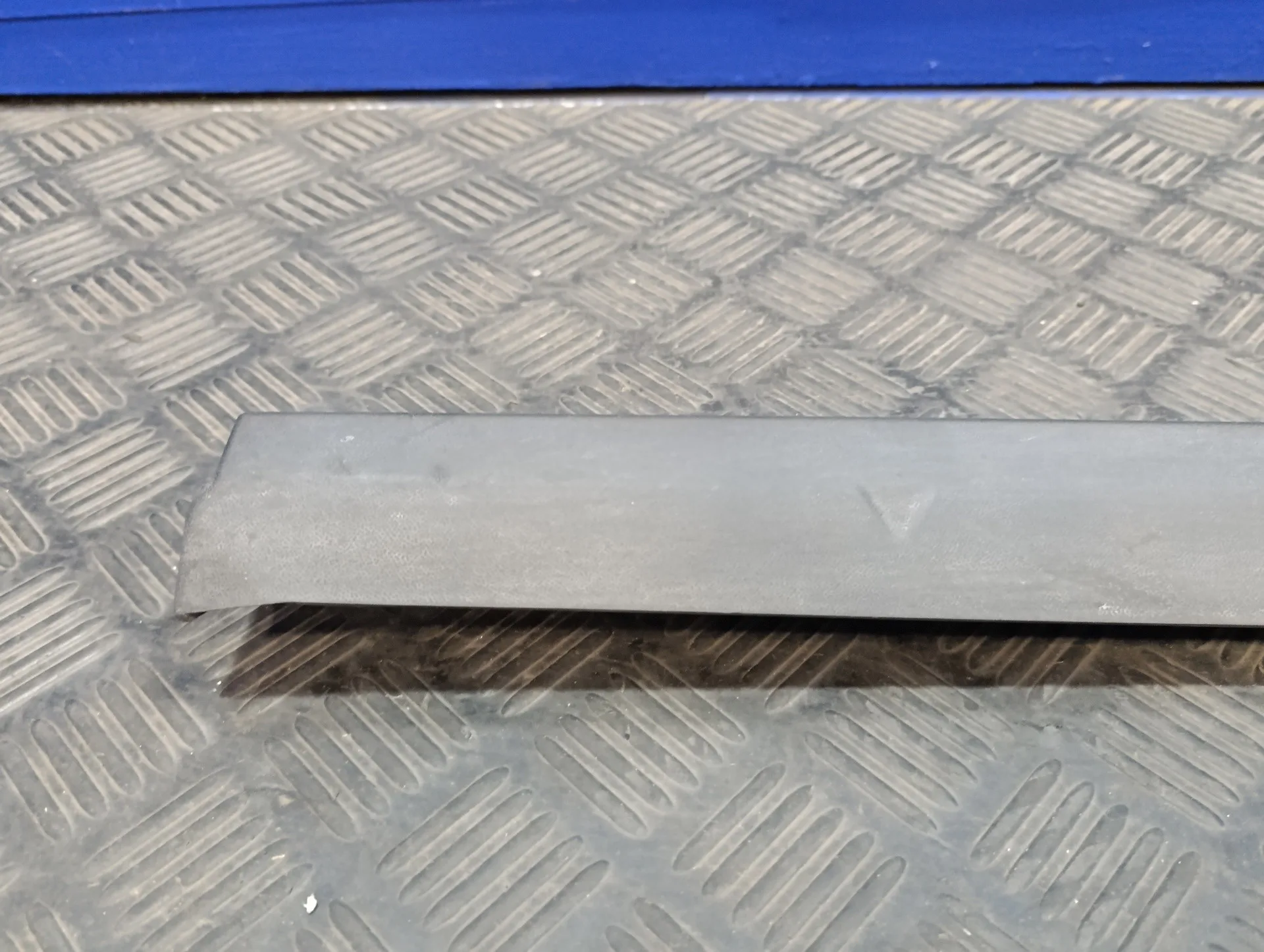 Faldon Lateral para Volkswagen Polo