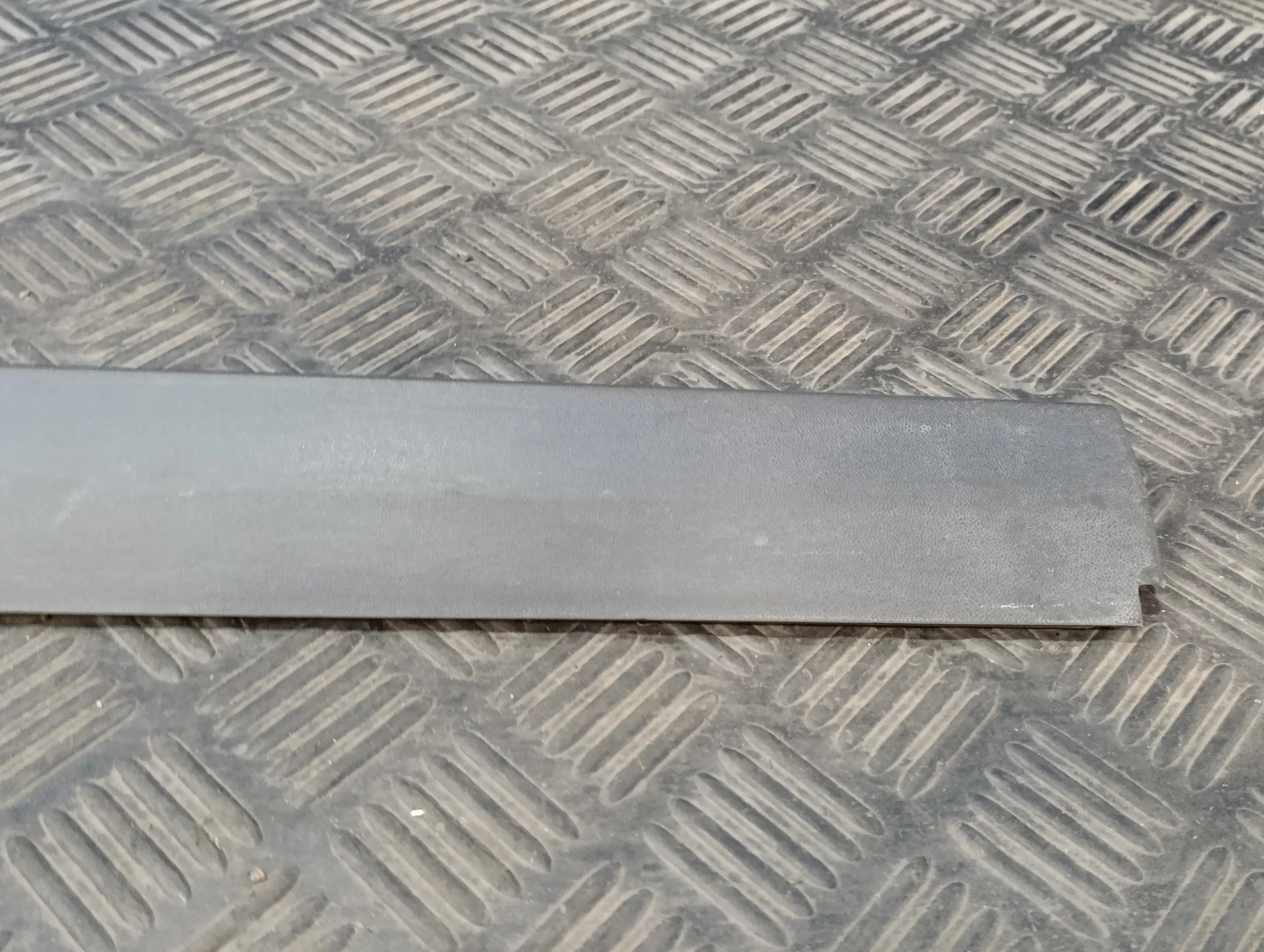 Faldon Lateral para Volkswagen Polo