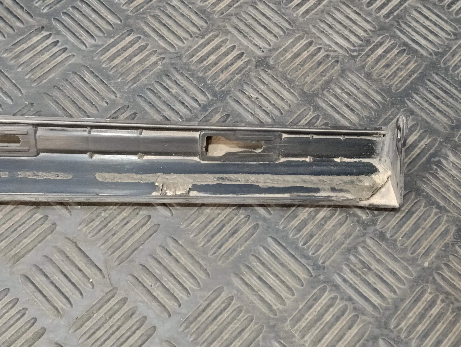 Faldon Lateral para Volkswagen Polo