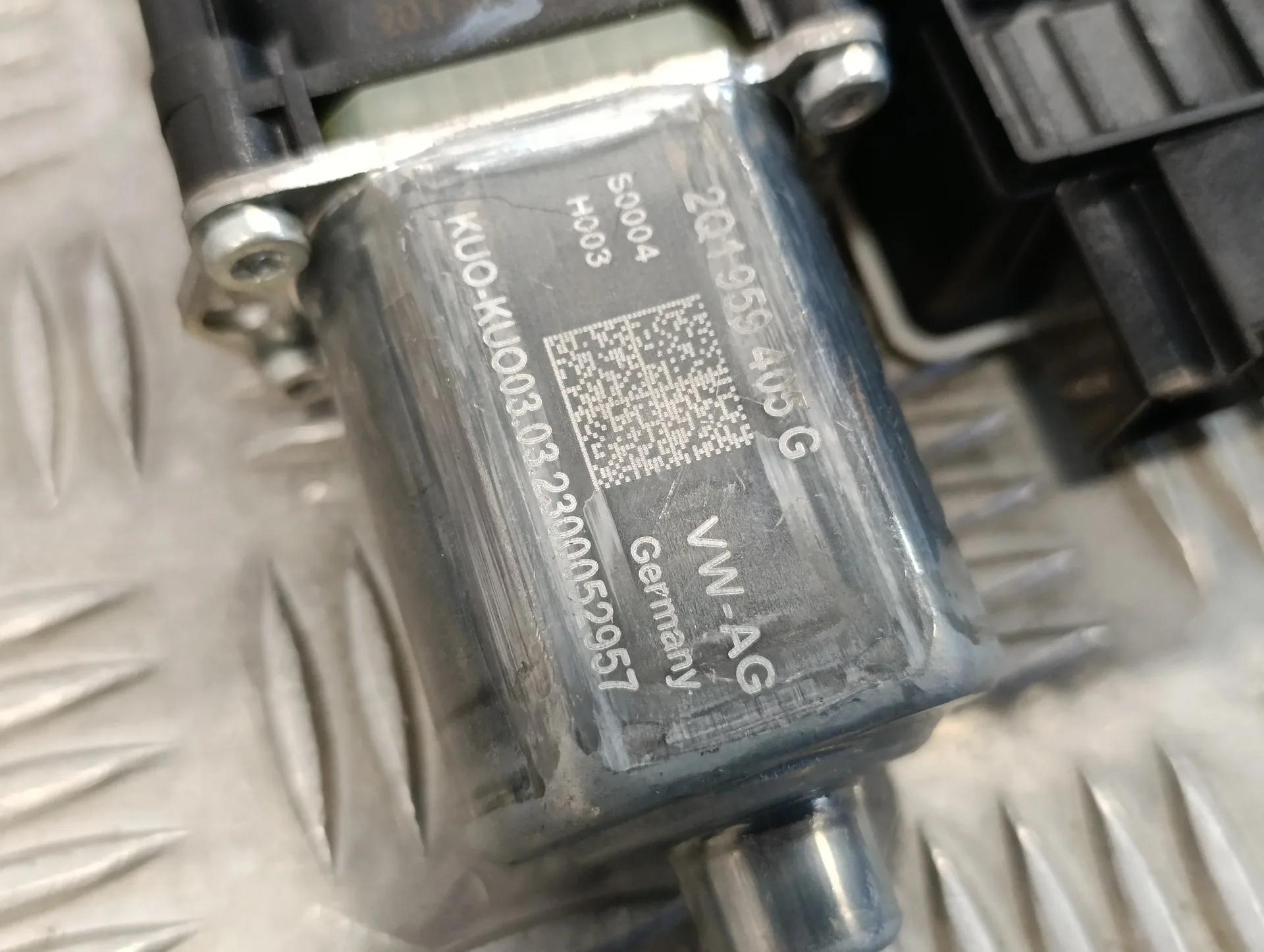 Elevalunas Delantero Izquierdo para Volkswagen Polo