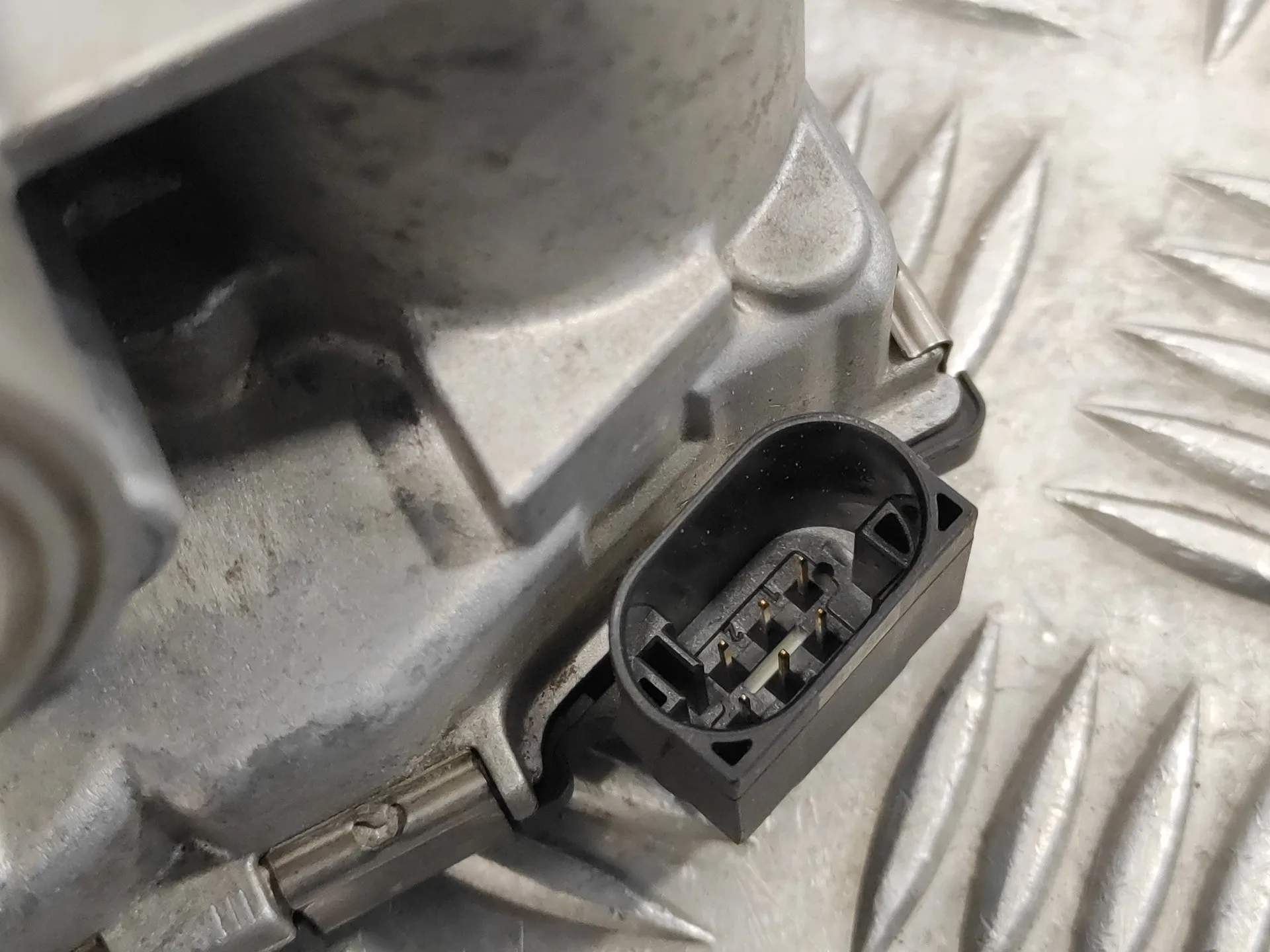 Caja Mariposa para Opel Corsa C