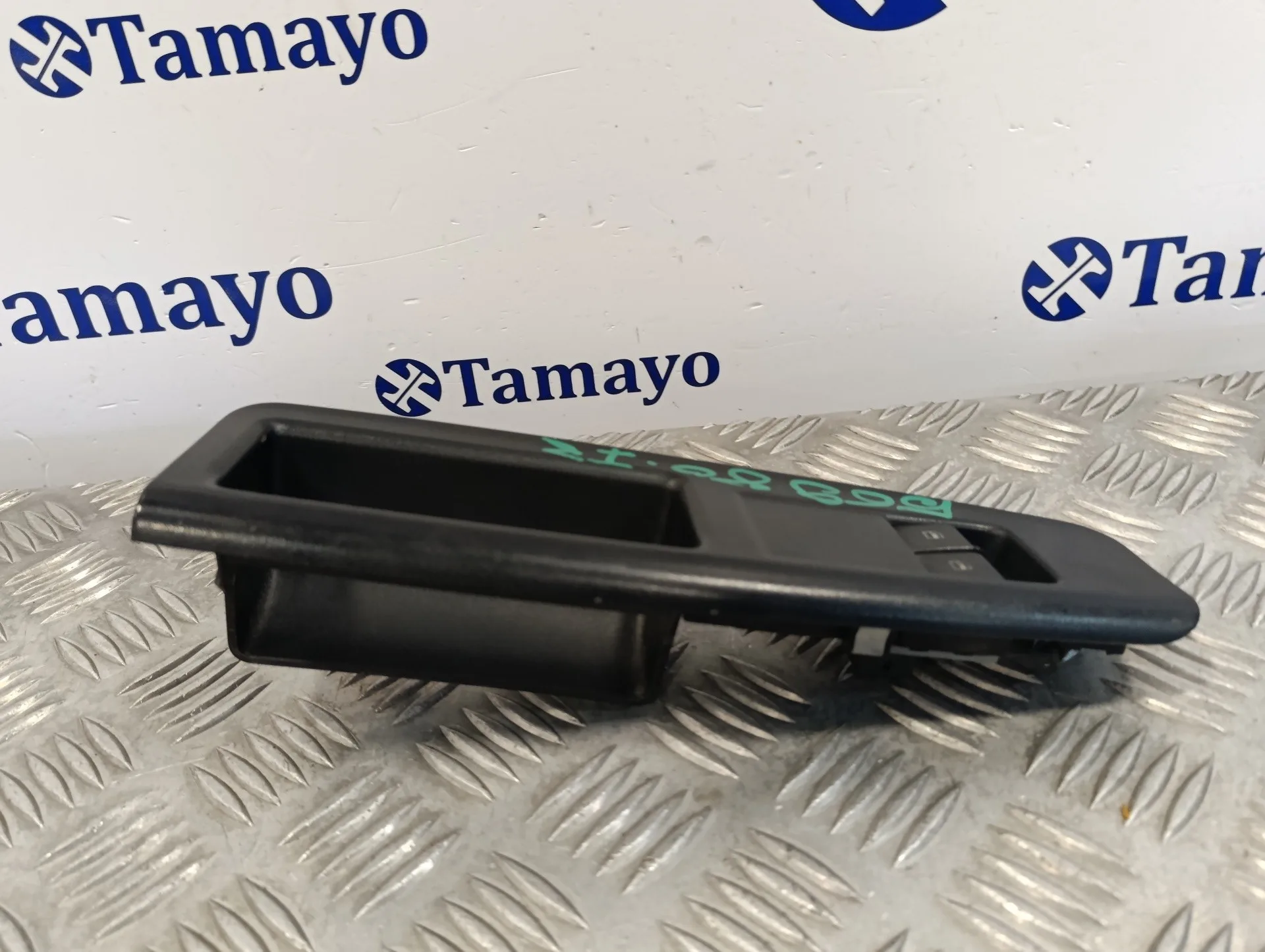 Mando Elevalunas Delantero Izquierdo para Volkswagen Polo (9N3)