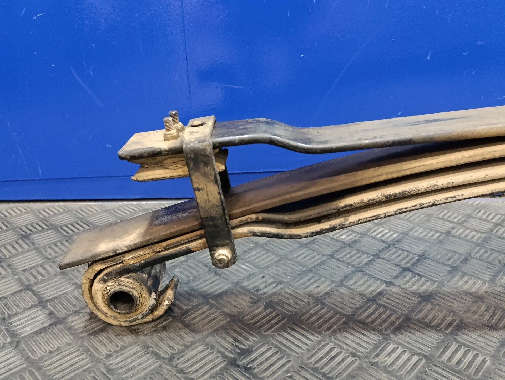Ballesta Trasera para Nissan Cabstar