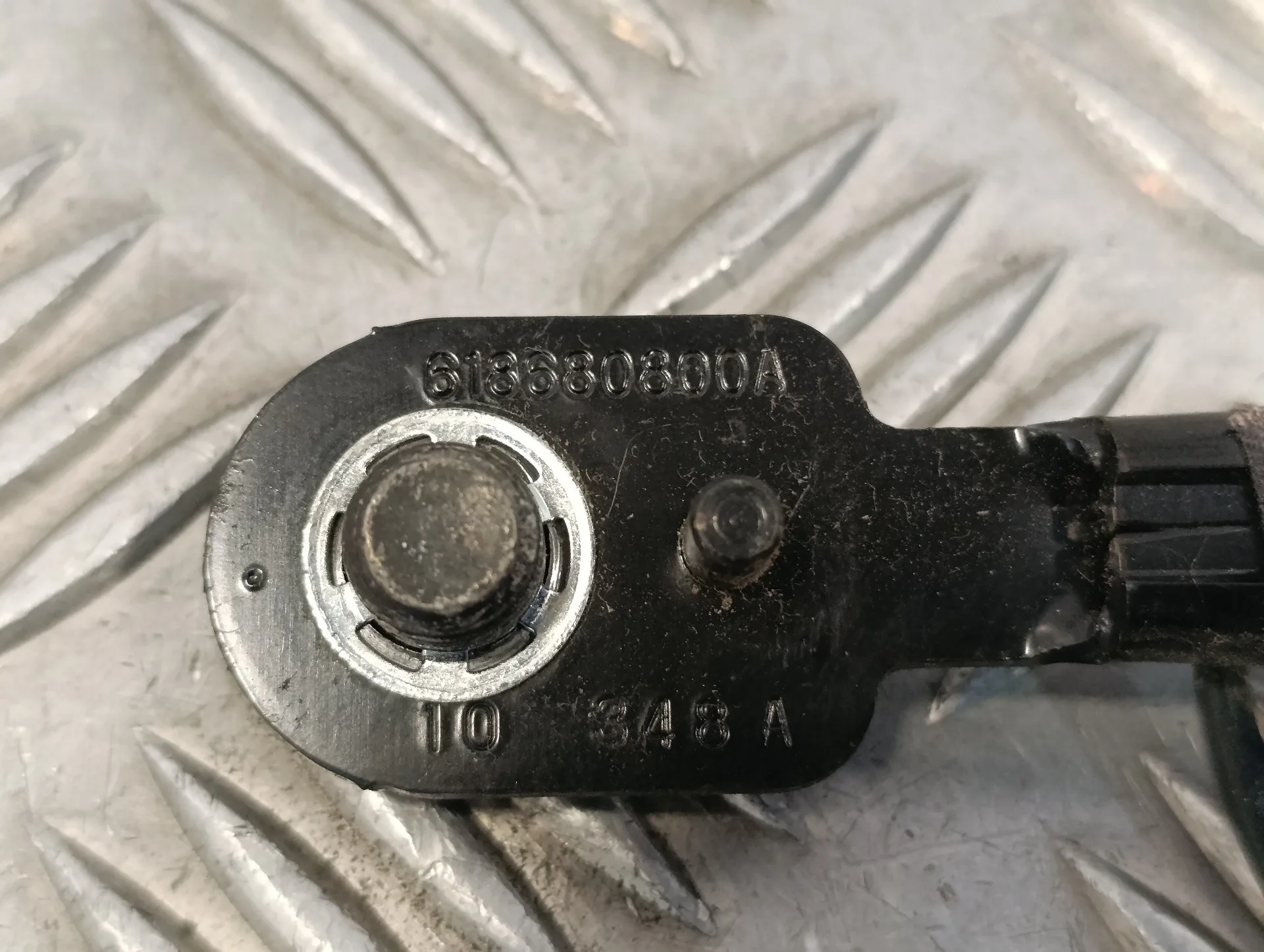 Enganche Cinturon Delantero Izquierdo para Opel Astra J Sports Tourer