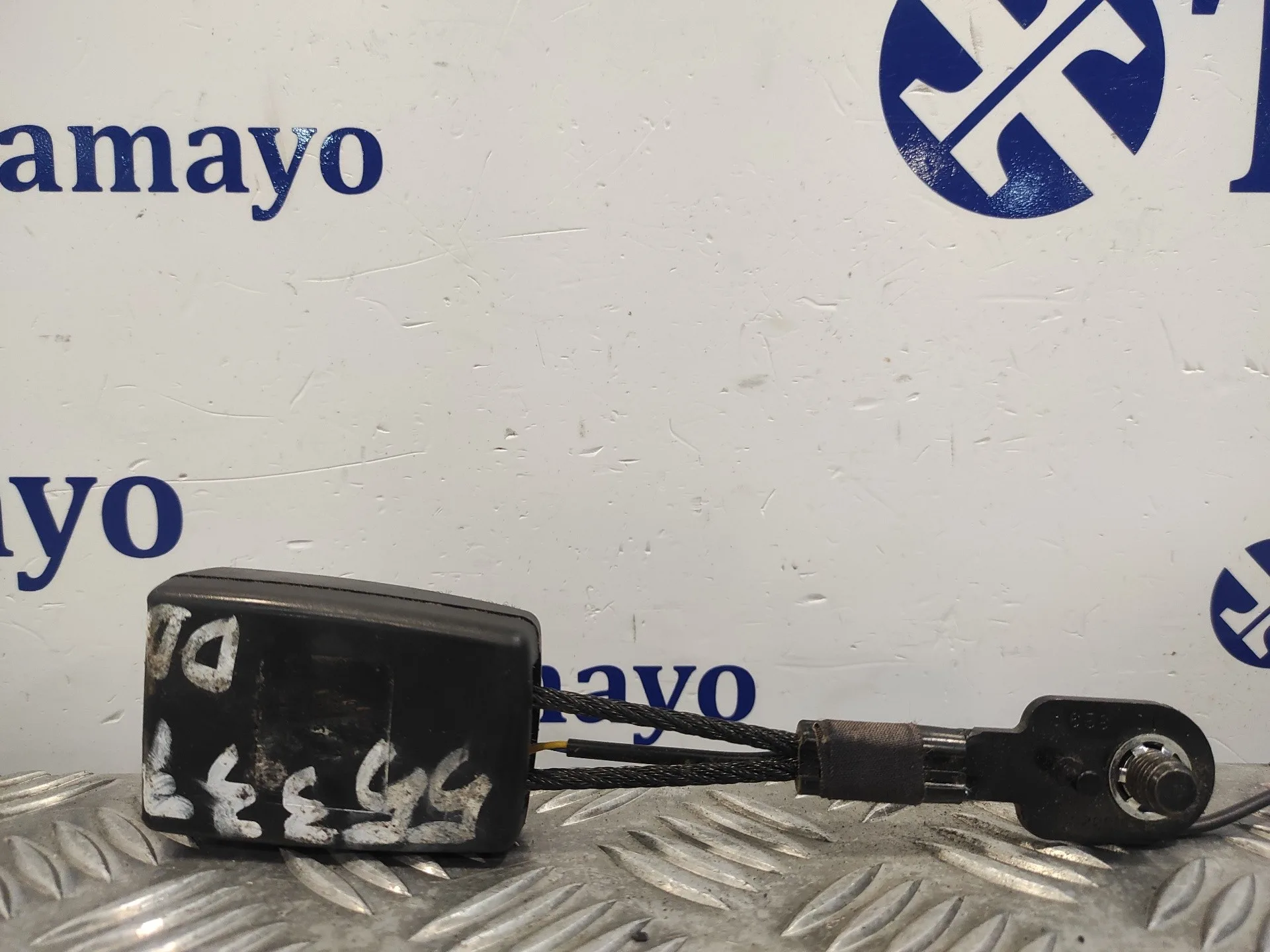 Enganche Cinturon Delantero Derecho para Opel Astra J Sports Tourer
