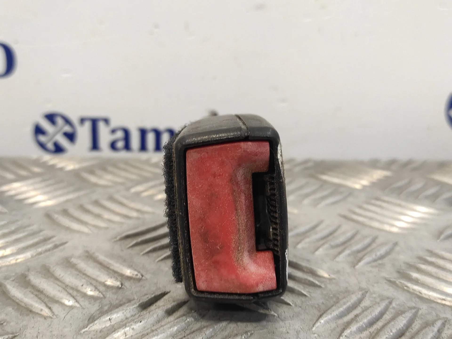 Enganche Cinturon Delantero Derecho para Opel Astra J Sports Tourer