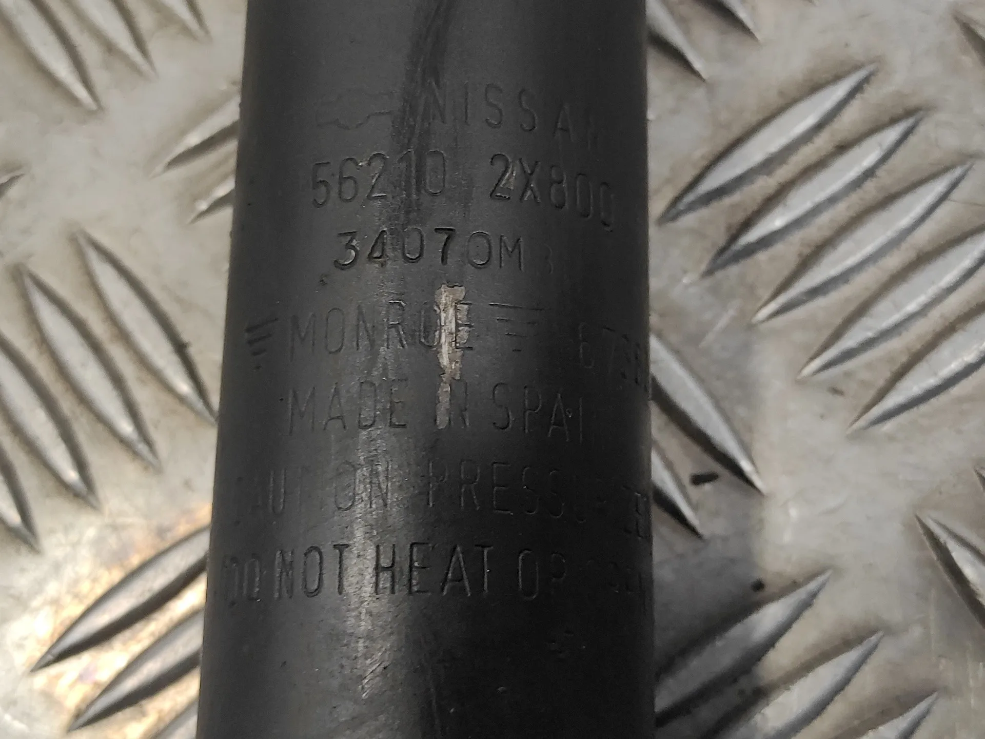 Amortiguador Trasero Izquierdo para Nissan Terrano/Terrano.ii (R20)
