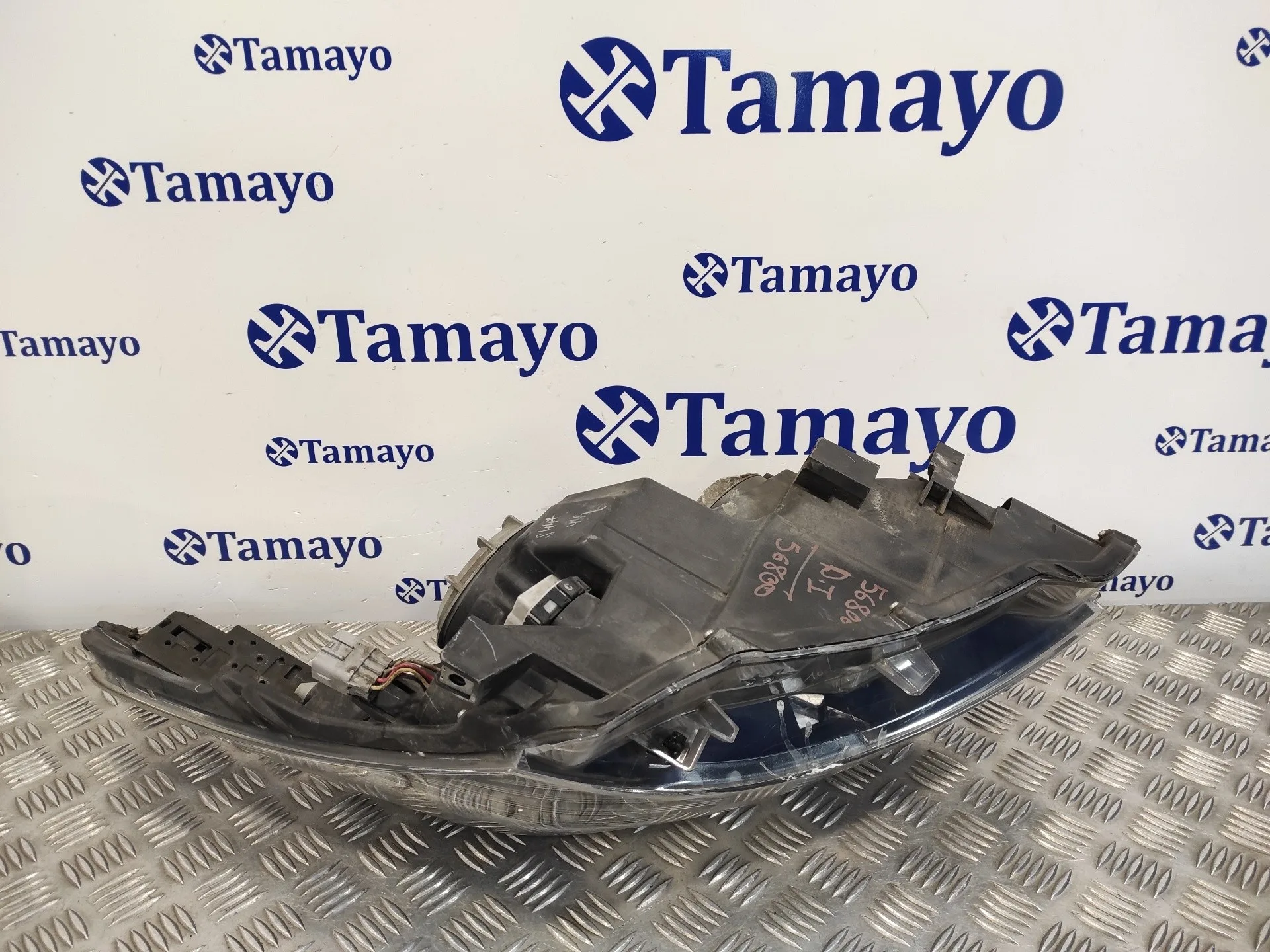 Faro Izquierdo para Toyota Avensis (T27)