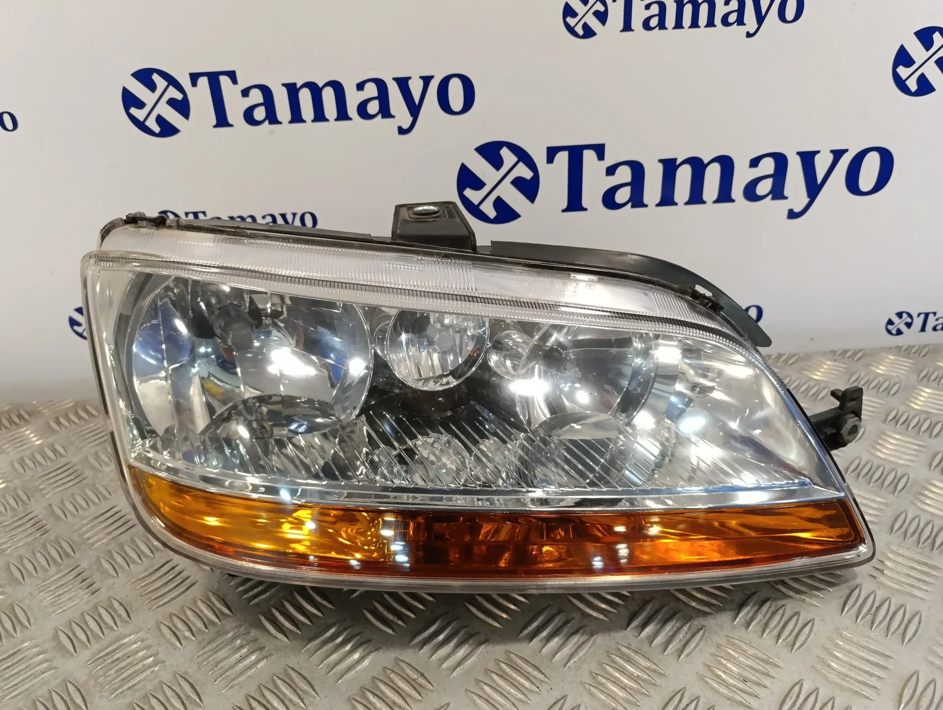 Faro Derecho para Fiat Idea (135)