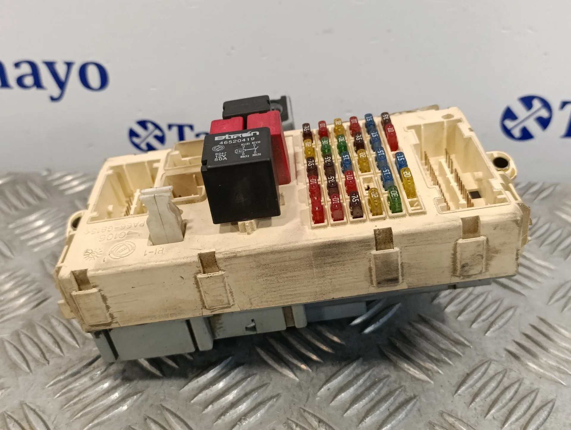 Caja Reles / Fusibles para Fiat Punto Berlina (188)