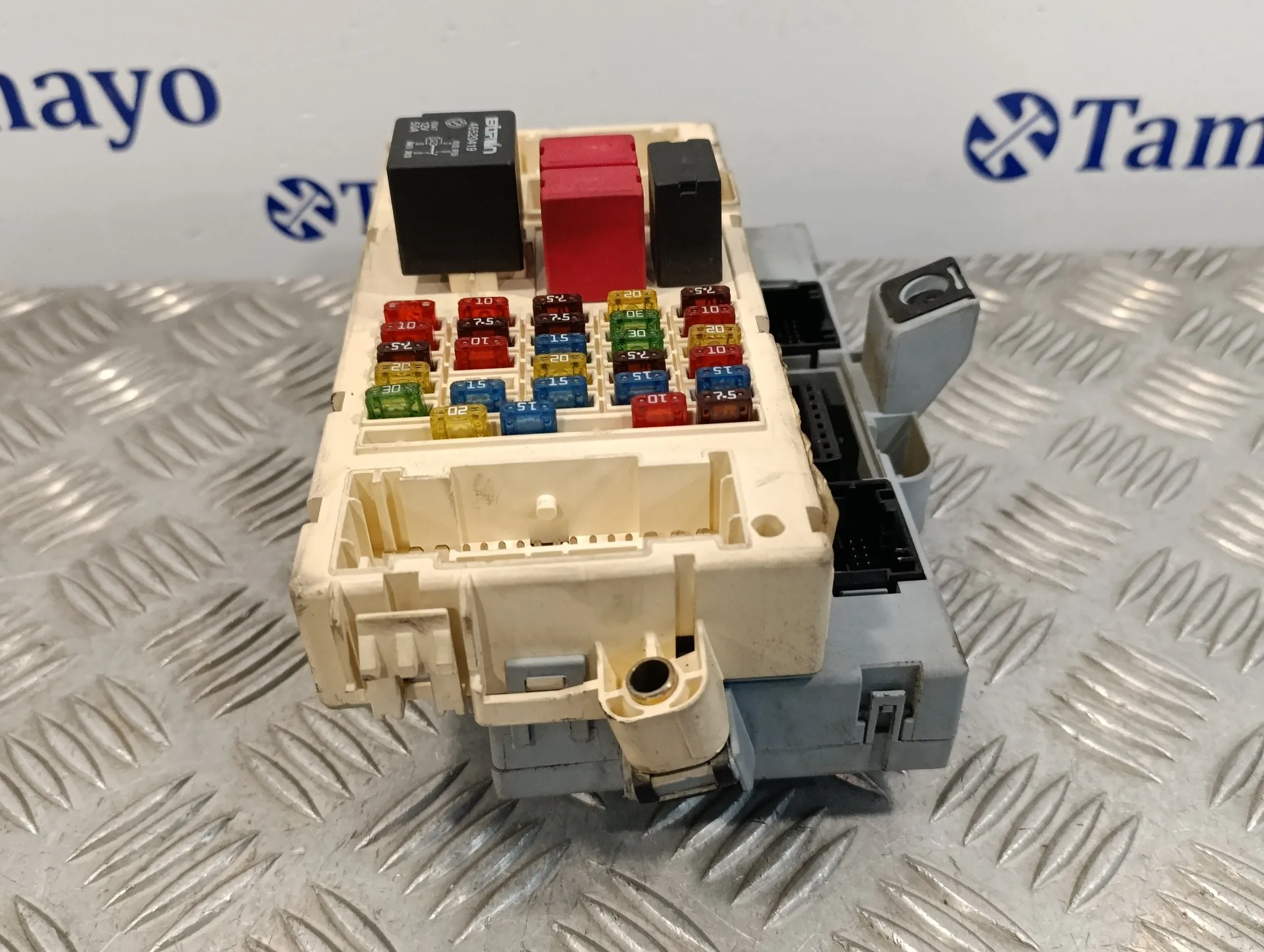Caja Reles / Fusibles para Fiat Punto Berlina (188)