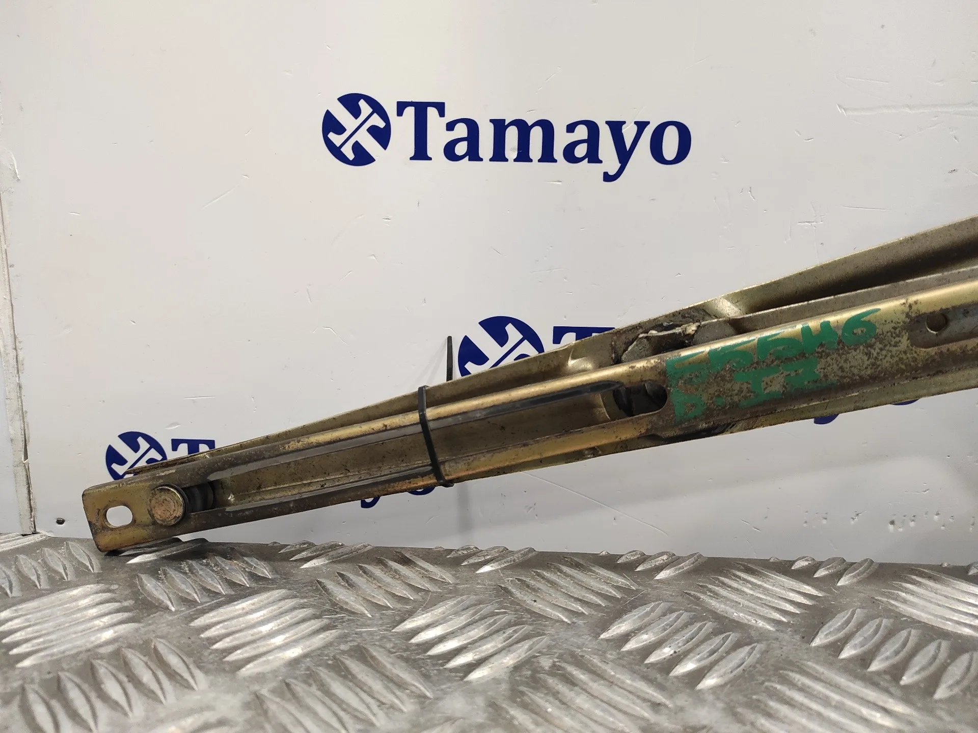 Elevalunas Delantero Derecho para Mitsubishi Montero (L040)
