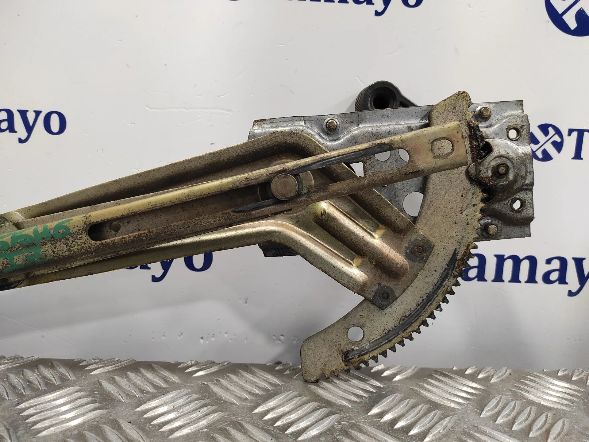 Elevalunas Delantero Derecho para Mitsubishi Montero (L040)