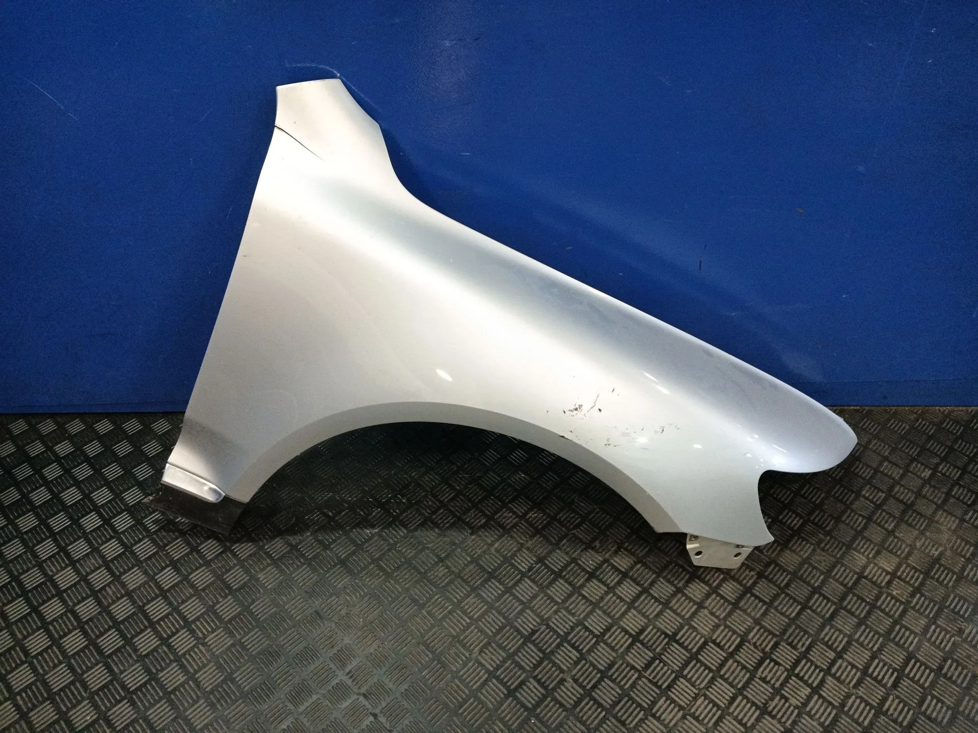 Aleta Delantera Derecha para Volkswagen Touareg (7L6)
