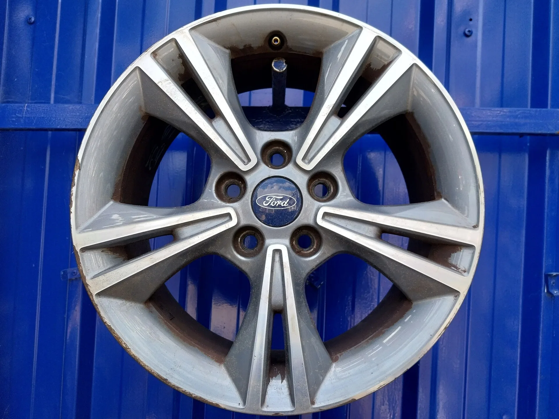 Llanta para Ford C-Max (Ceu)
