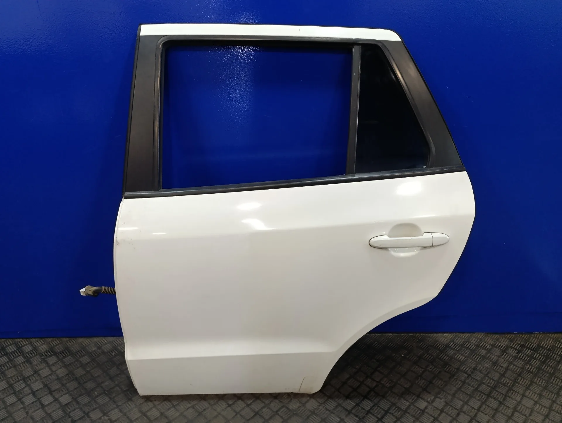 Puerta Trasera Izquierda para Hyundai Santa Fe (Bm)
