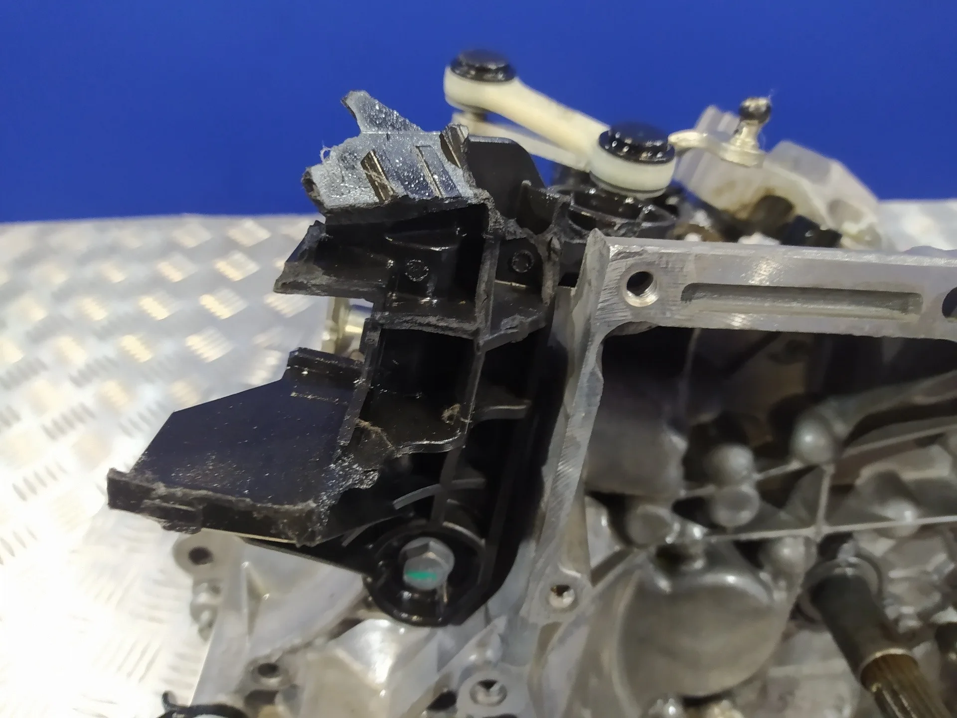 Despiece Caja Cambios para Peugeot 208