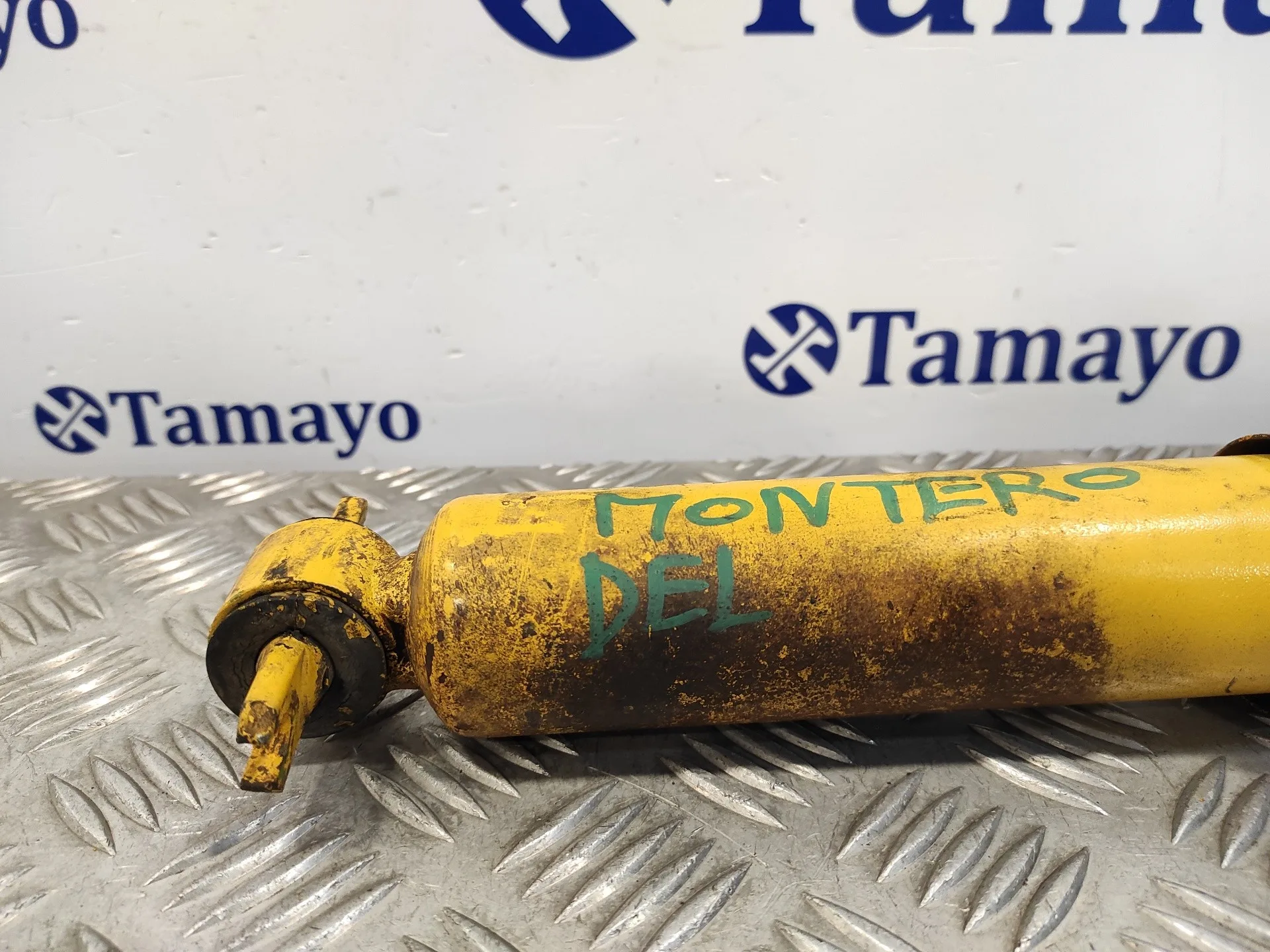 Amortiguador Delantero para Mitsubishi Montero (L040)