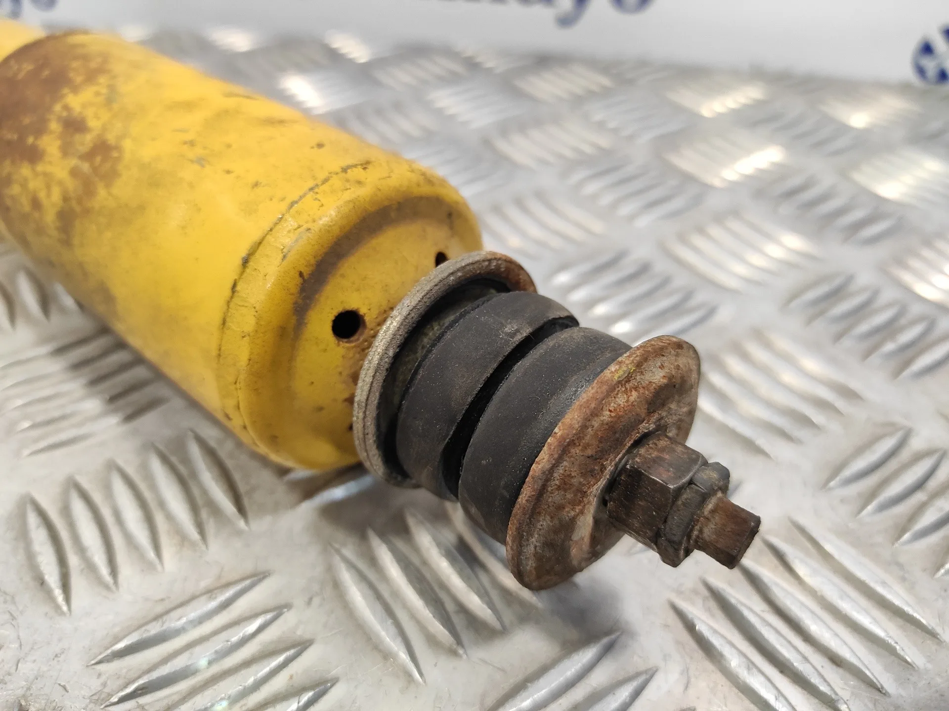 Amortiguador Delantero para Mitsubishi Montero (L040)