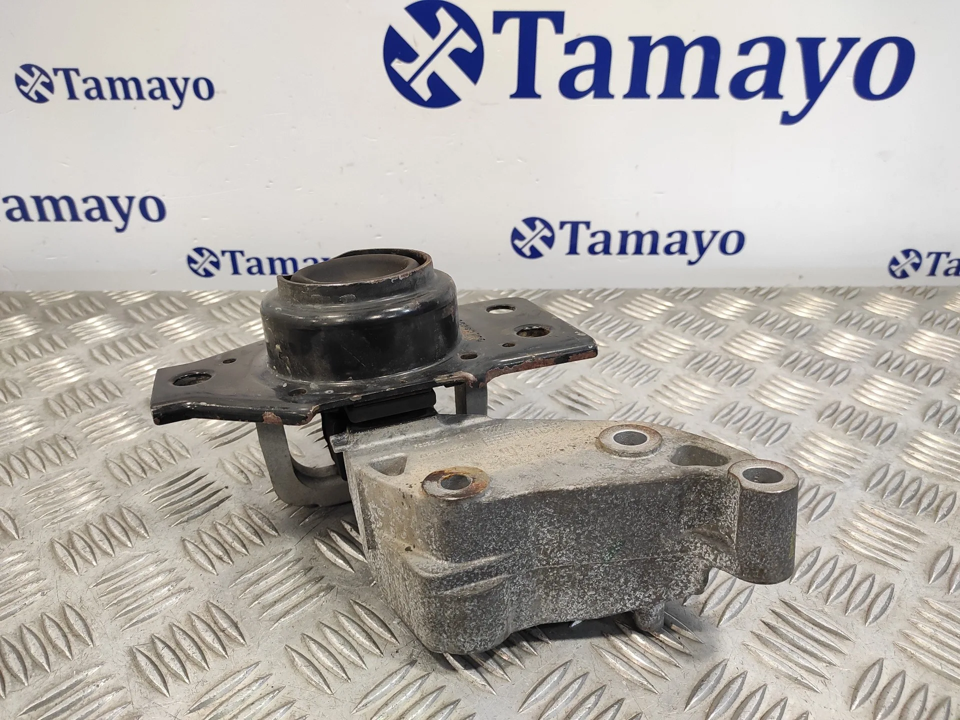 Soporte Motor Derecho para Nissan Qashqai (J10)