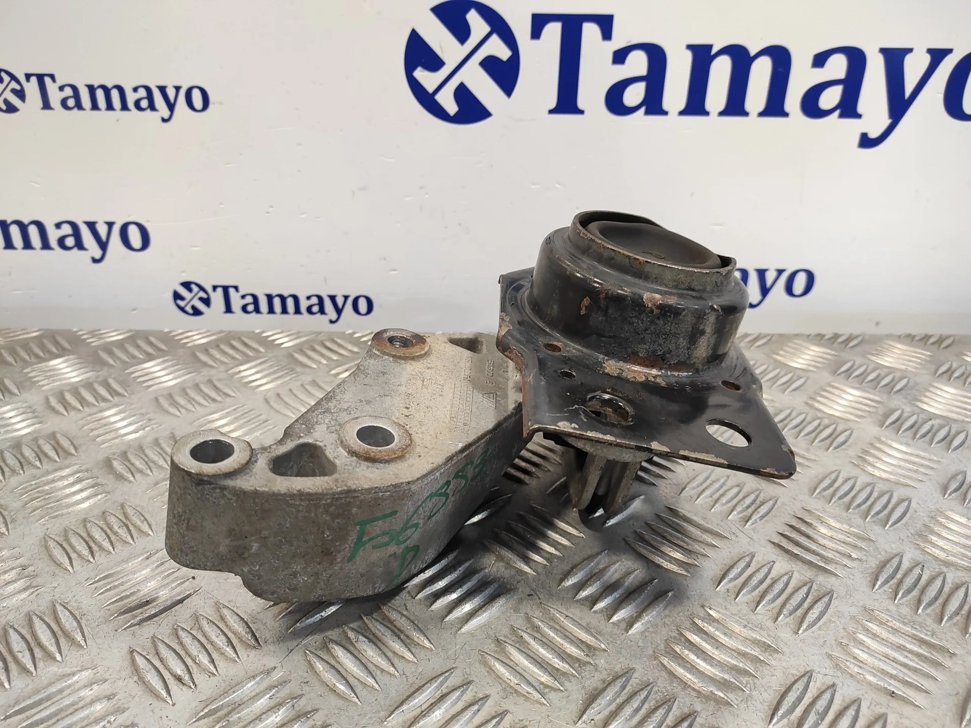 Soporte Motor Derecho para Nissan Qashqai (J10)
