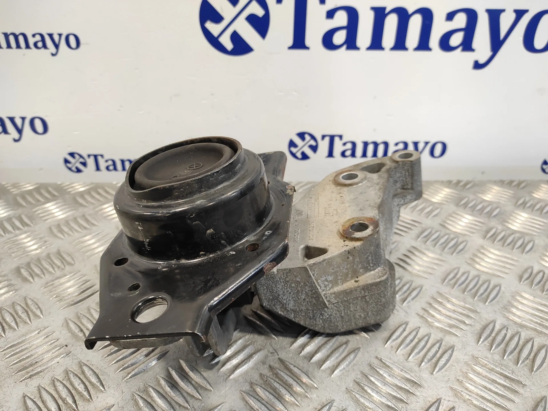 Soporte Motor Derecho para Nissan Qashqai (J10)