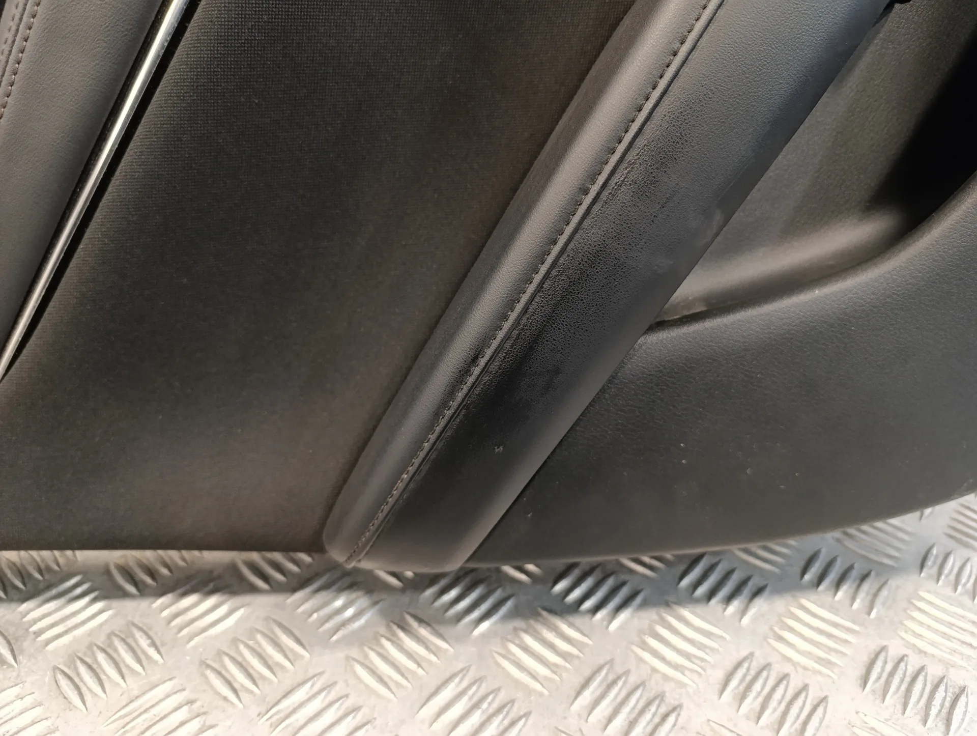 Guarnecido Puerta Trasera Izquierda para Mazda 3 Berlina (Bp)