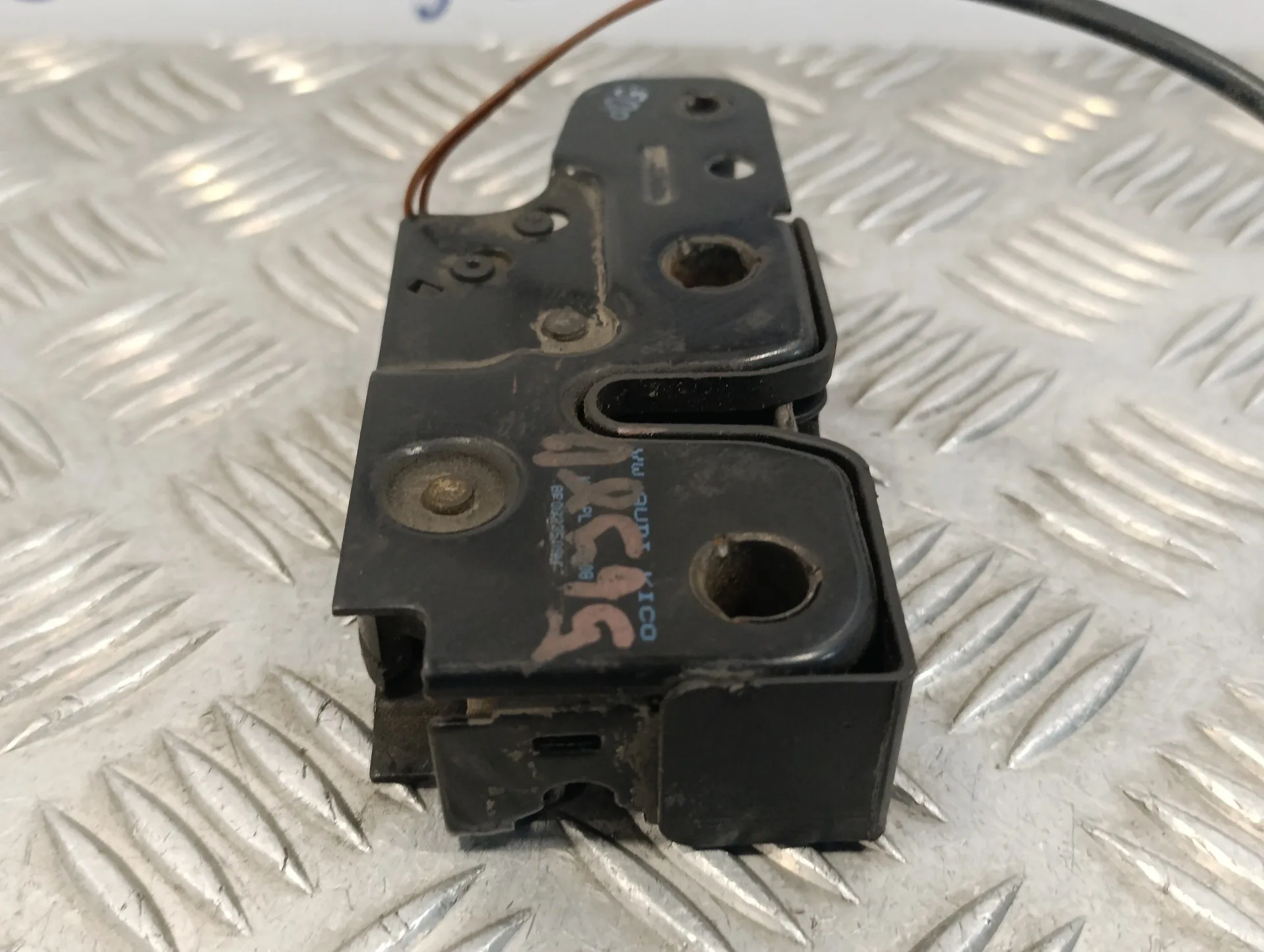 Cerradura Capot para Audi A3 (8P)