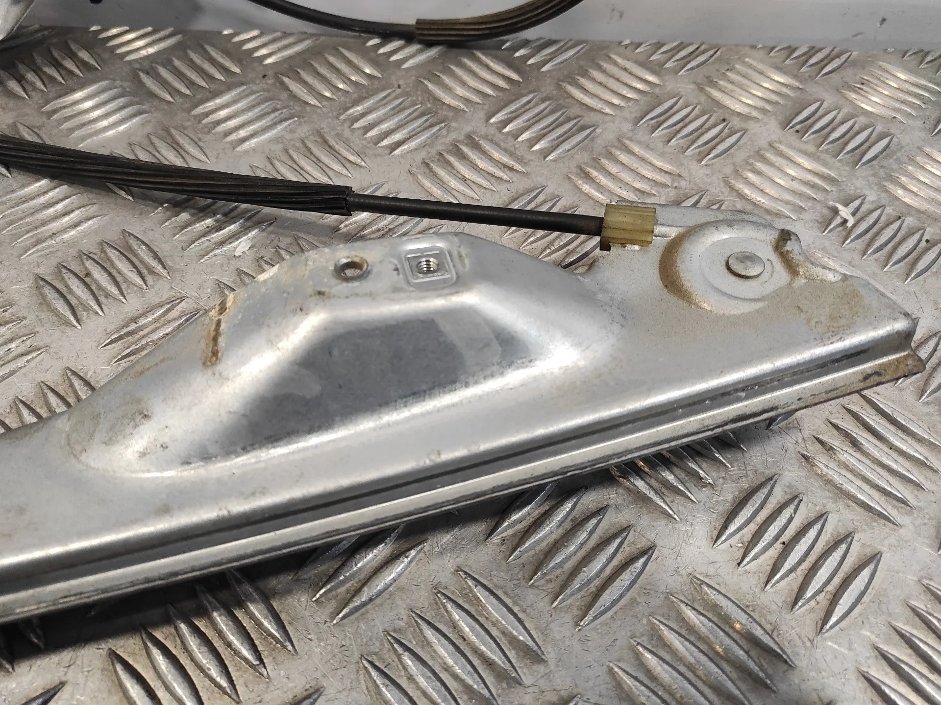 Elevalunas Delantero Izquierdo para Renault Clio Iii