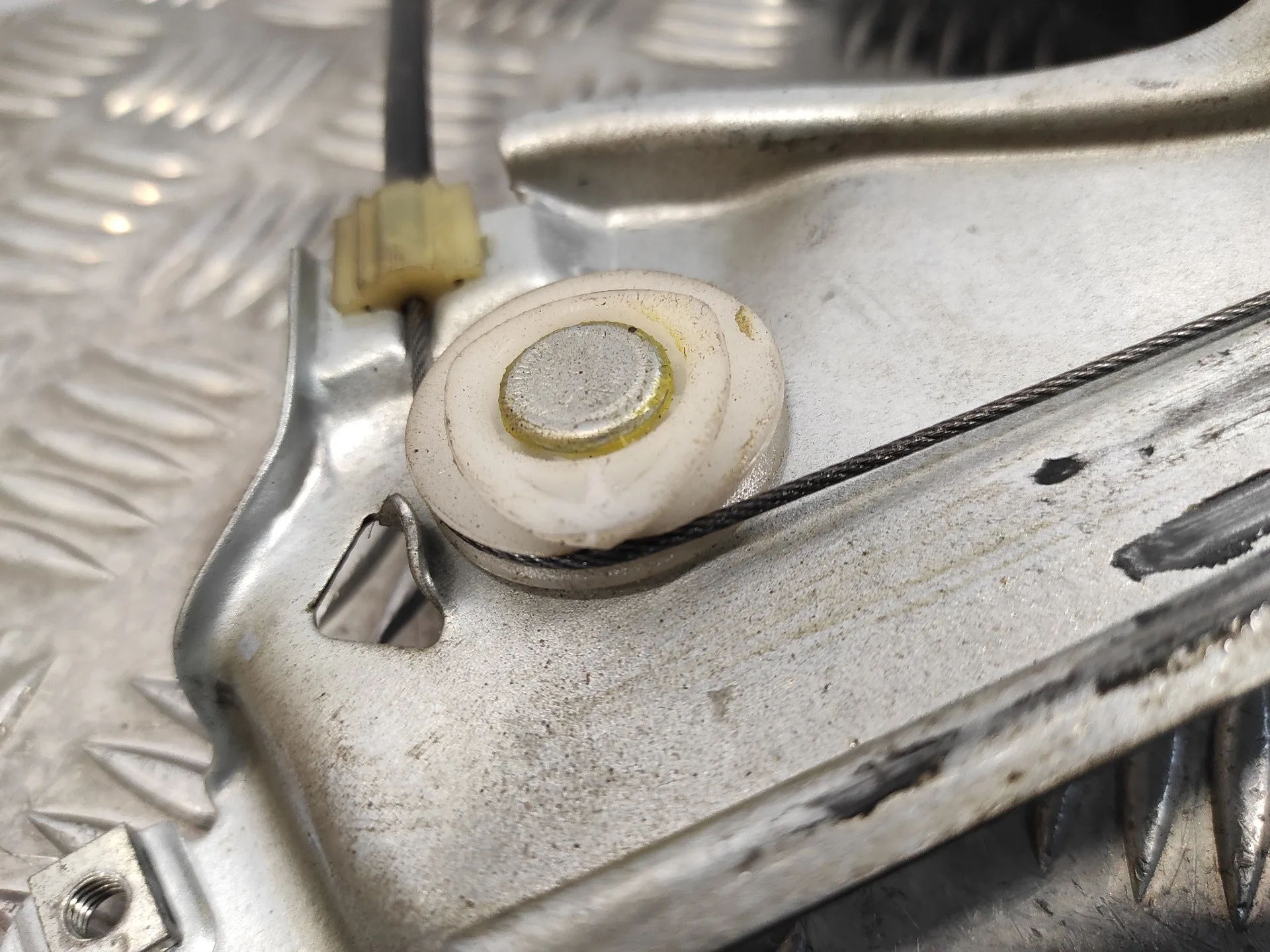 Elevalunas Delantero Izquierdo para Renault Clio Iii