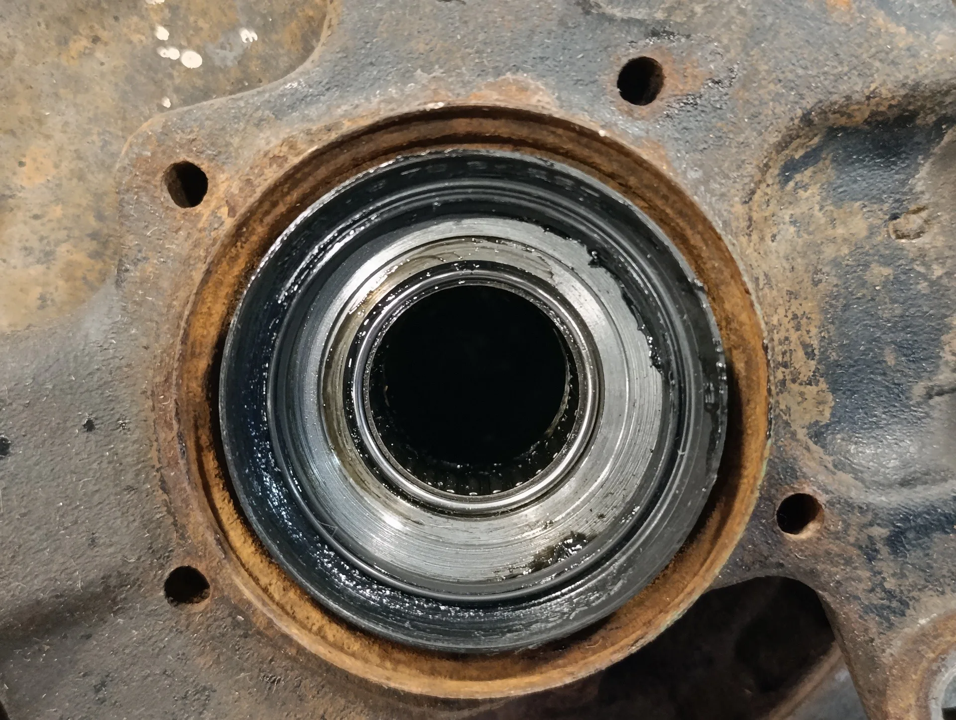 Mangueta Delantera Izquierda para Mitsubishi Montero (L040)