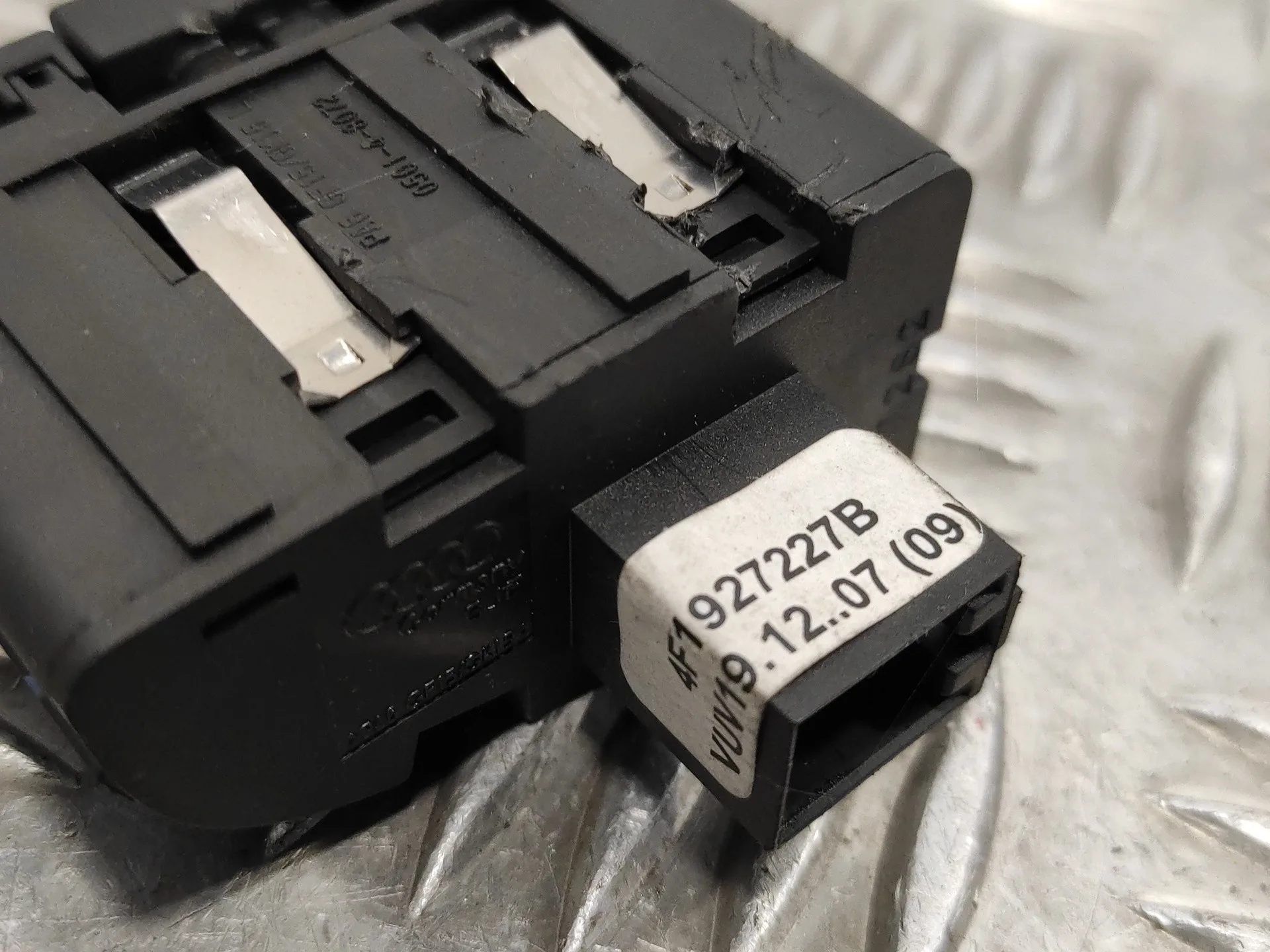Interruptor para Audi A6 Berlina (4F2)