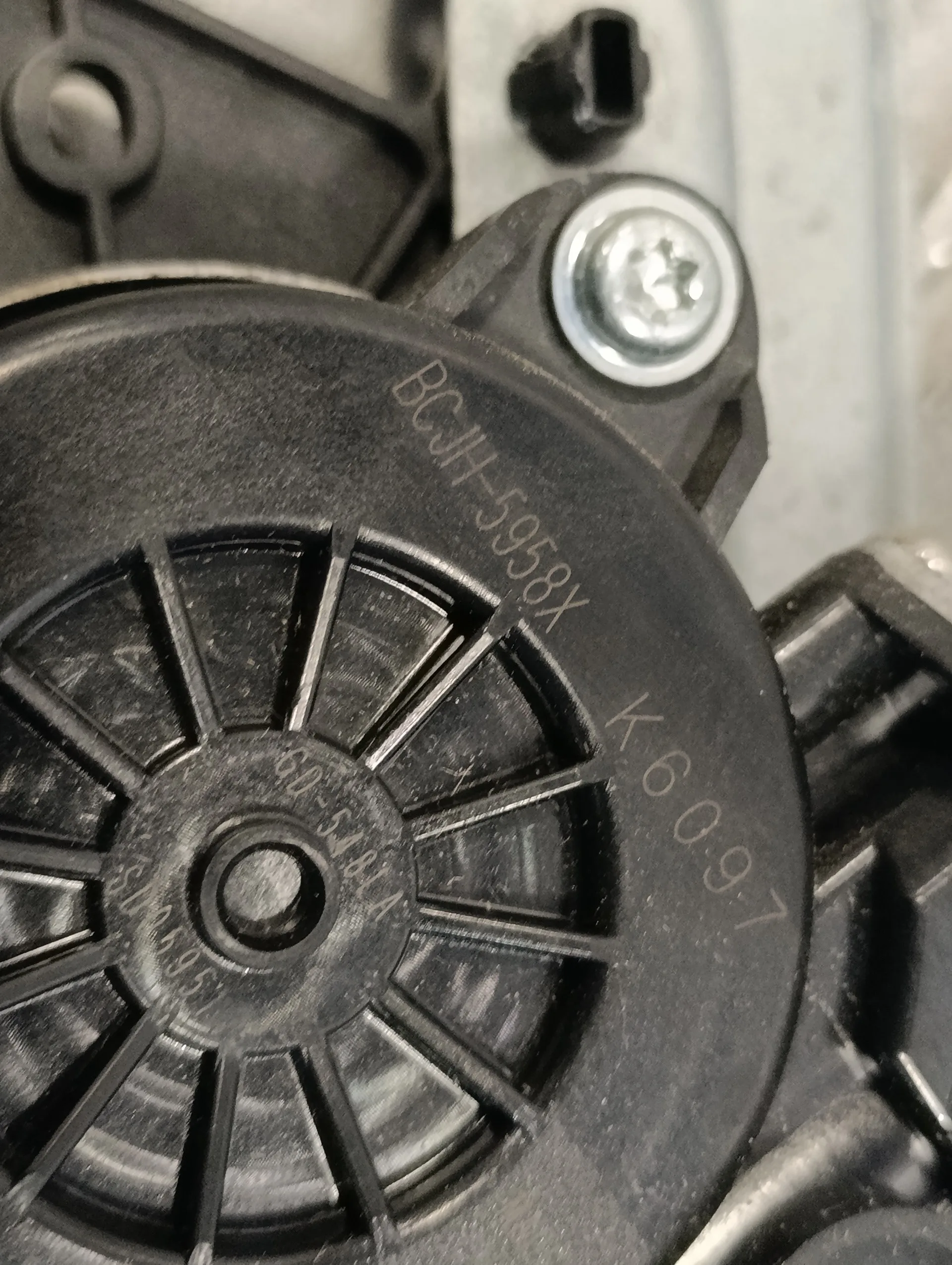 Elevalunas Delantero Izquierdo para Mazda 3 Berlina (Bp)
