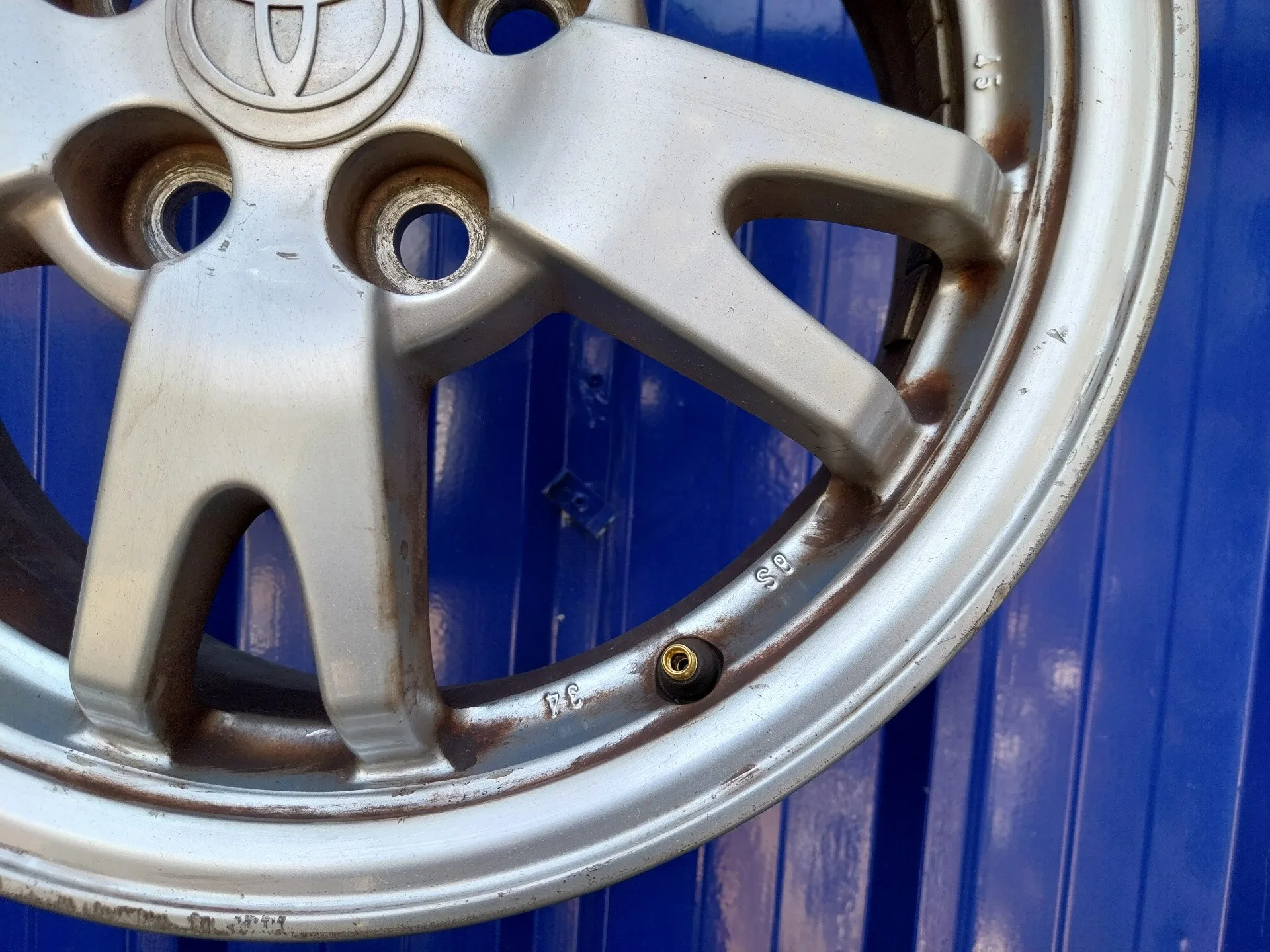 Llanta para Toyota Prius (Nhw30)
