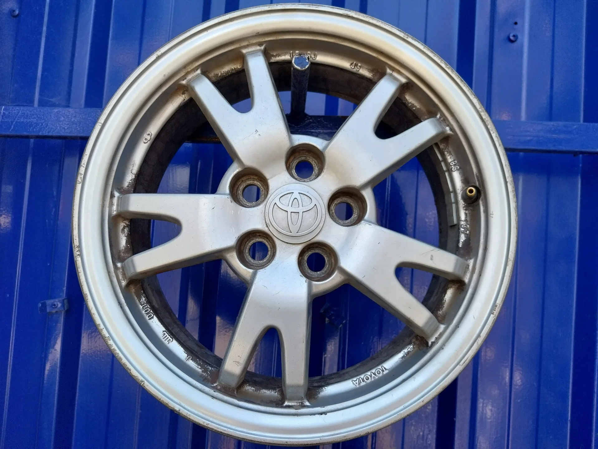 Llanta para Toyota Prius (Nhw30)
