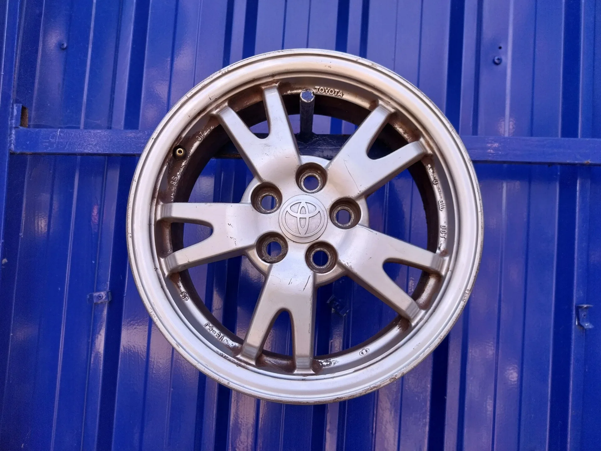 Llanta para Toyota Prius (Nhw30)
