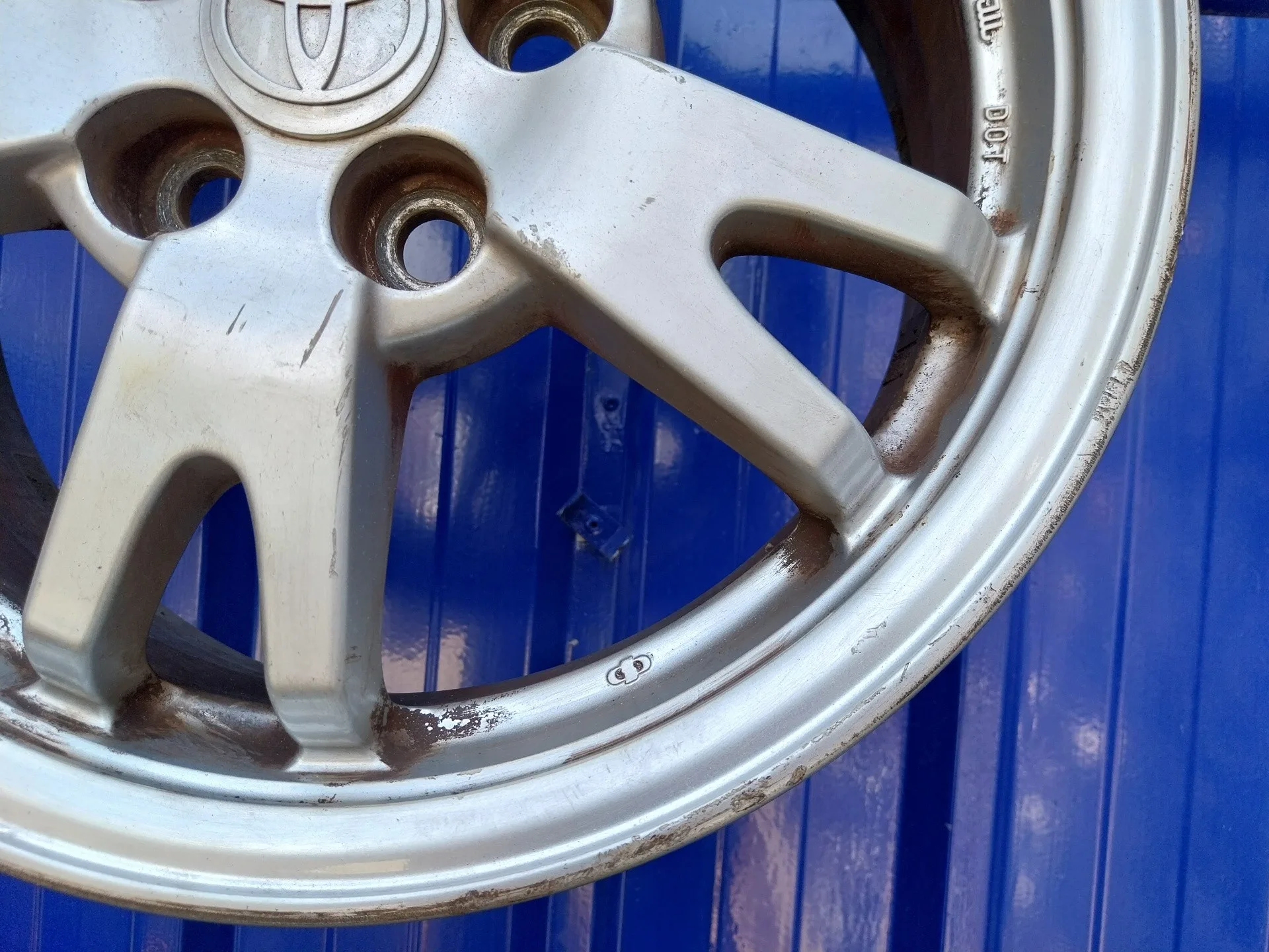 Llanta para Toyota Prius (Nhw30)