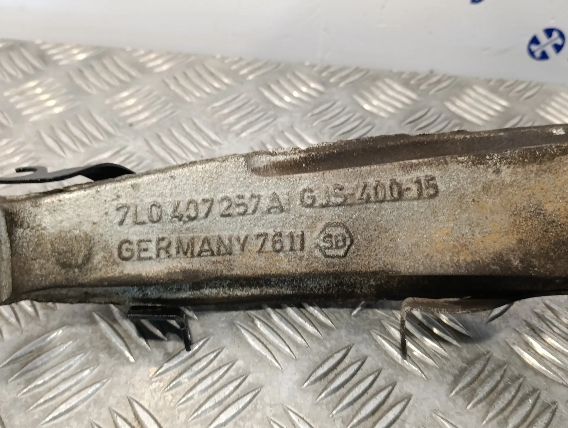 Mangueta Delantera Izquierda para Audi Q7 (4L)