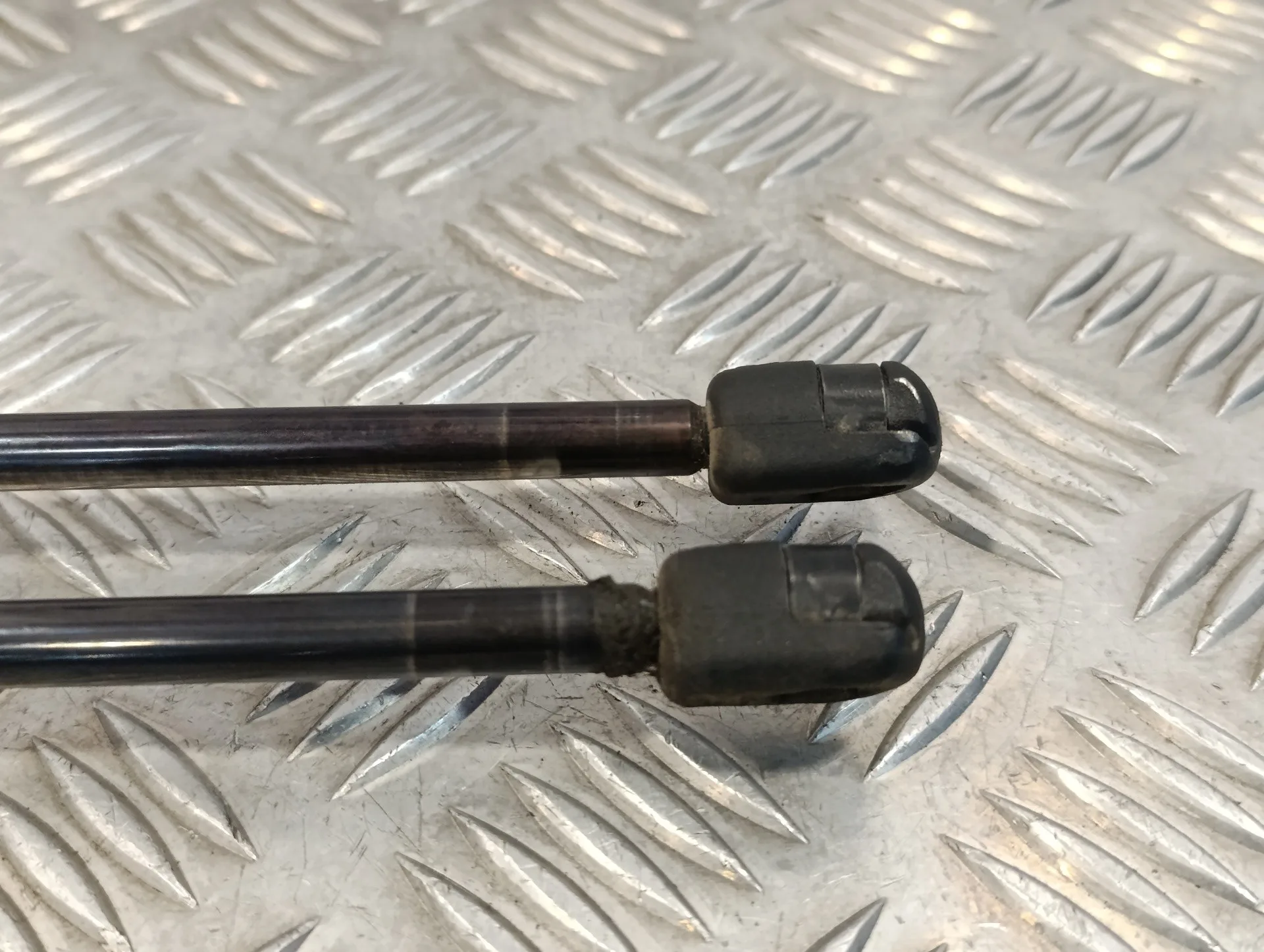 Amortiguadores Maletero / Porton para Volkswagen T5 Transporter/Furgoneta