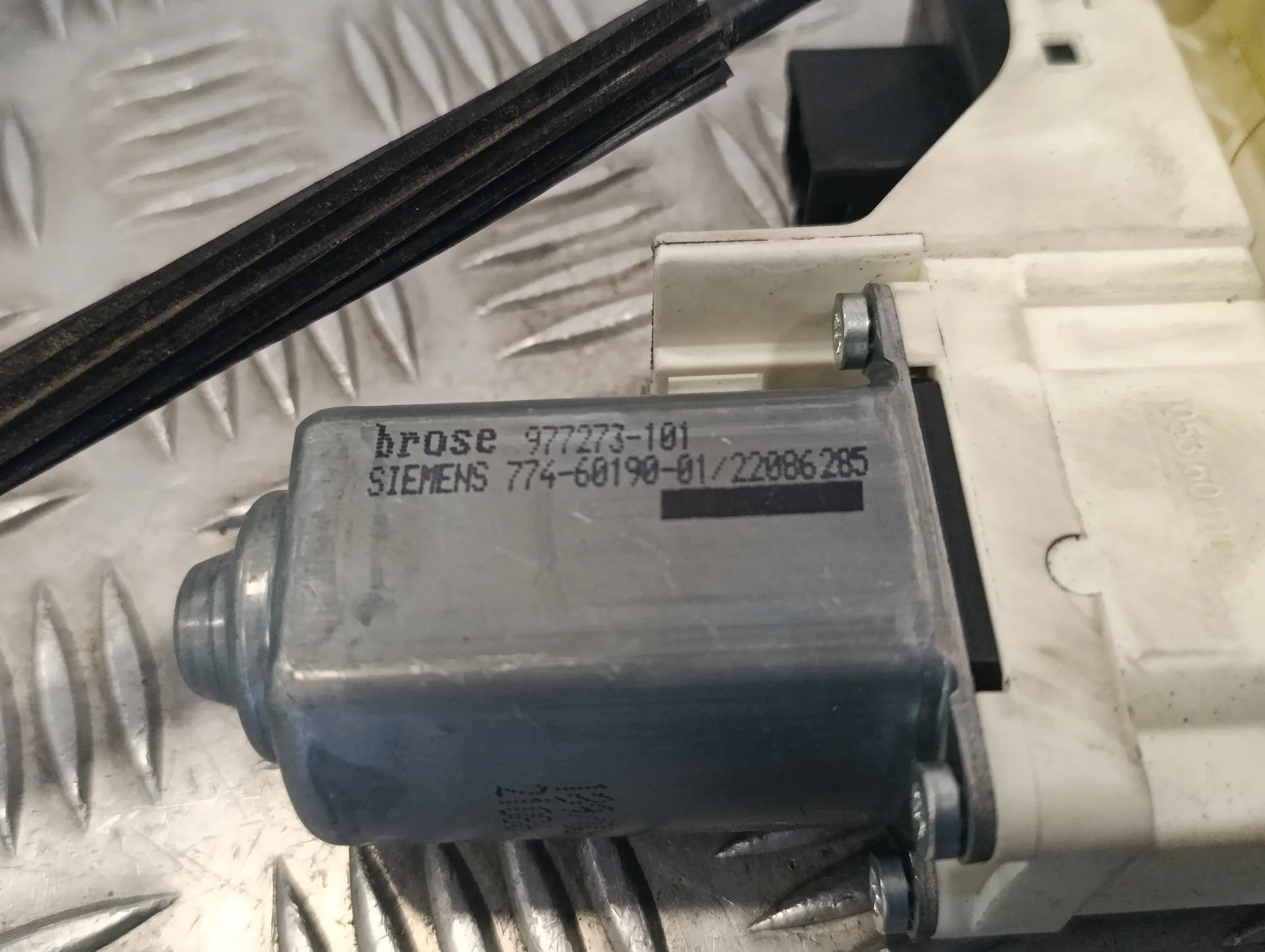 Elevalunas Trasero Izquierdo para Audi Q7 (4L)