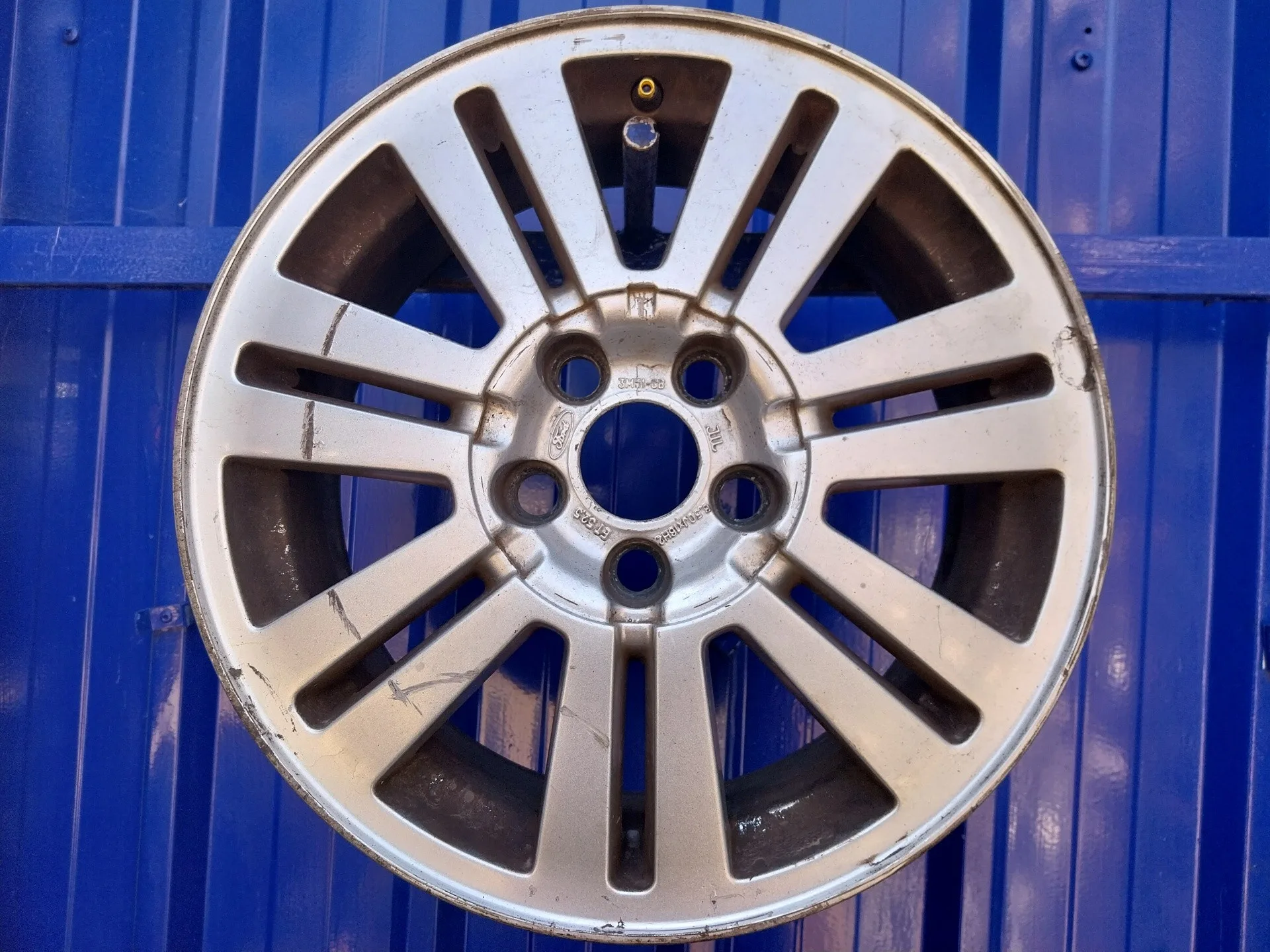 Llanta para Ford Focus C-Max (Cap)