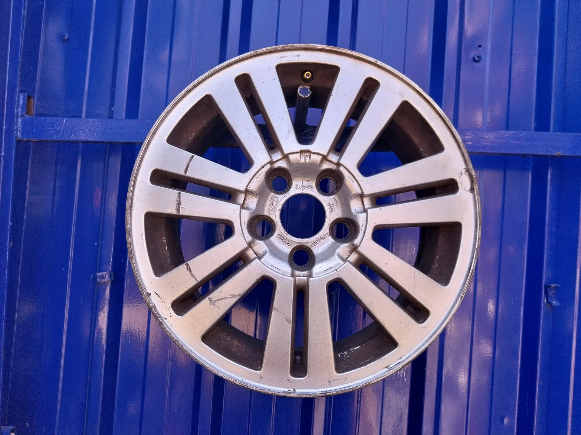 Llanta para Ford Focus C-Max (Cap)