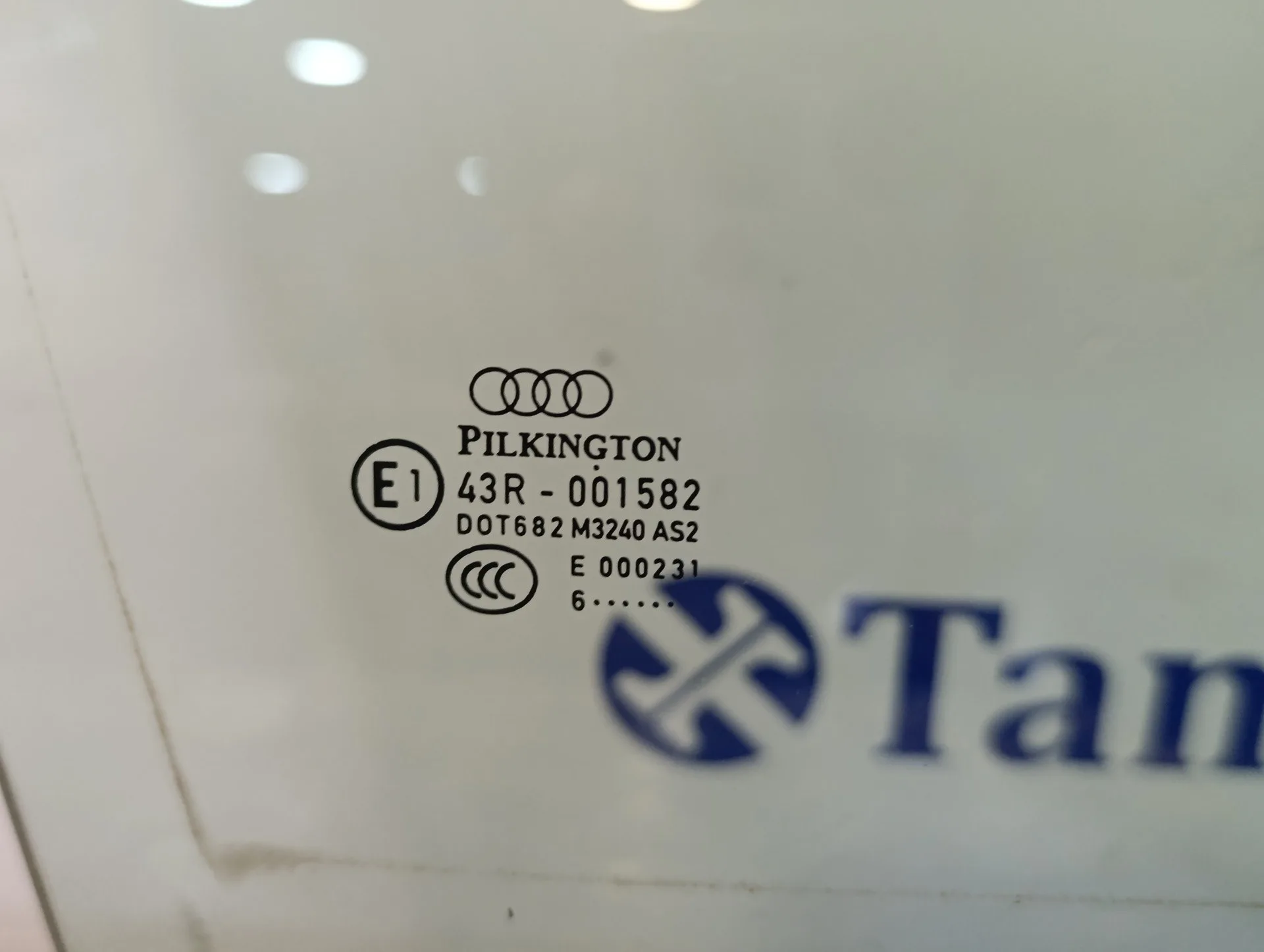 Luna Delantera Derecha para Audi Q7 (4L)