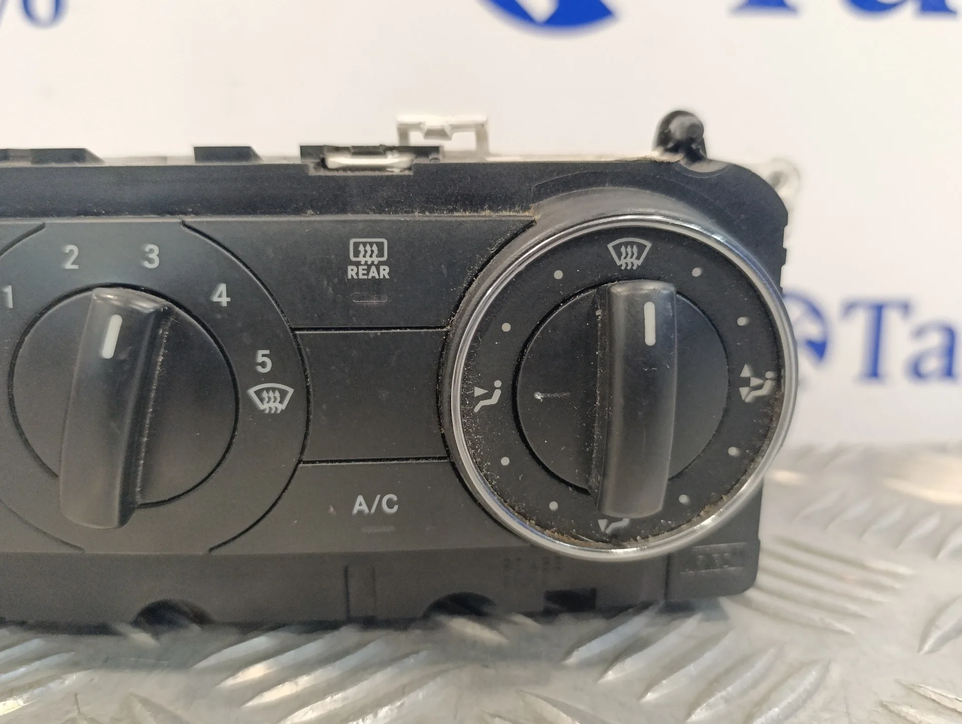 Mando Climatizador para Mercedes-Benz Clase B (W245)