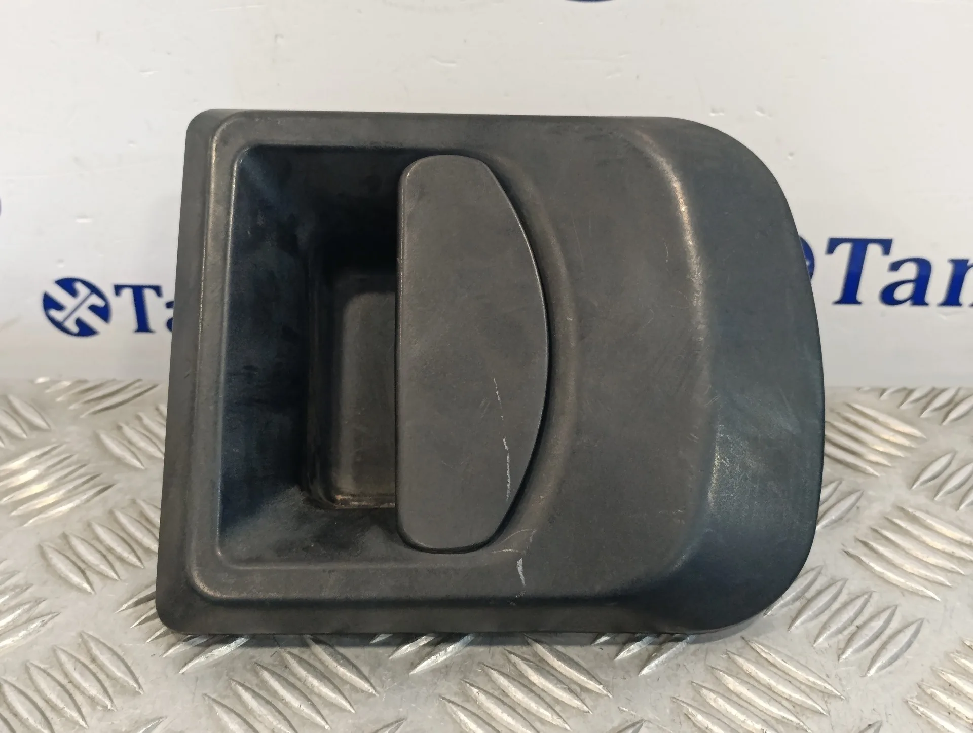 Maneta Exterior Delantera Derecha para Iveco Daily Caja Cerrada (2006 =>)