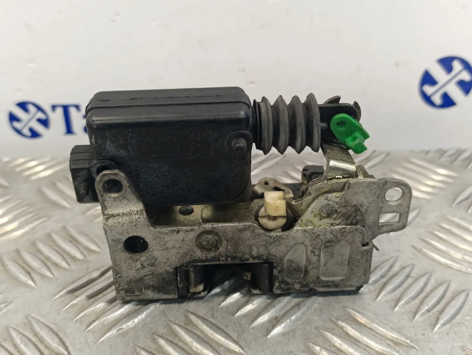 Cerradura Puerta Delantera Derecha para Iveco Daily Caja Cerrada (2006 =>)