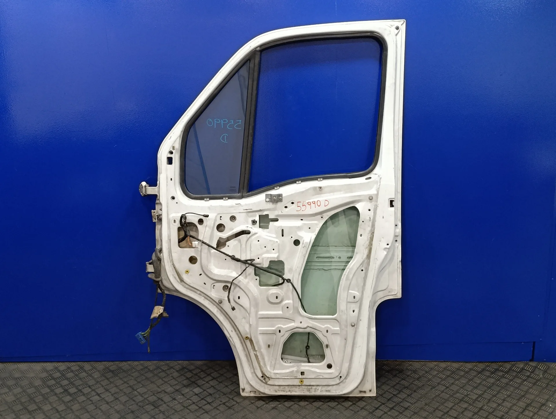 Puerta Delantera Derecha para Iveco Daily Caja Cerrada (2006 =>)