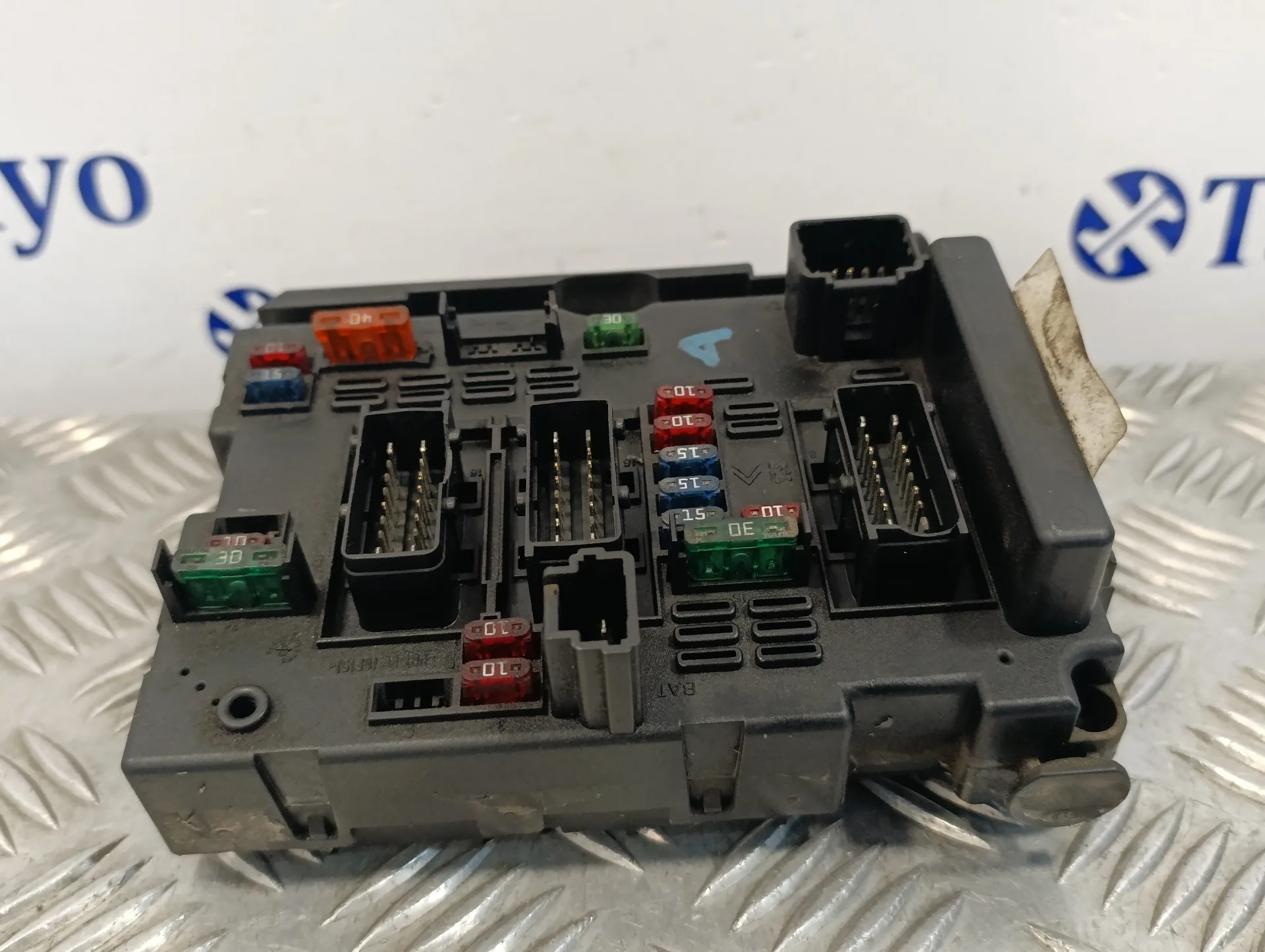 Caja Reles / Fusibles para Peugeot 307 (S1)