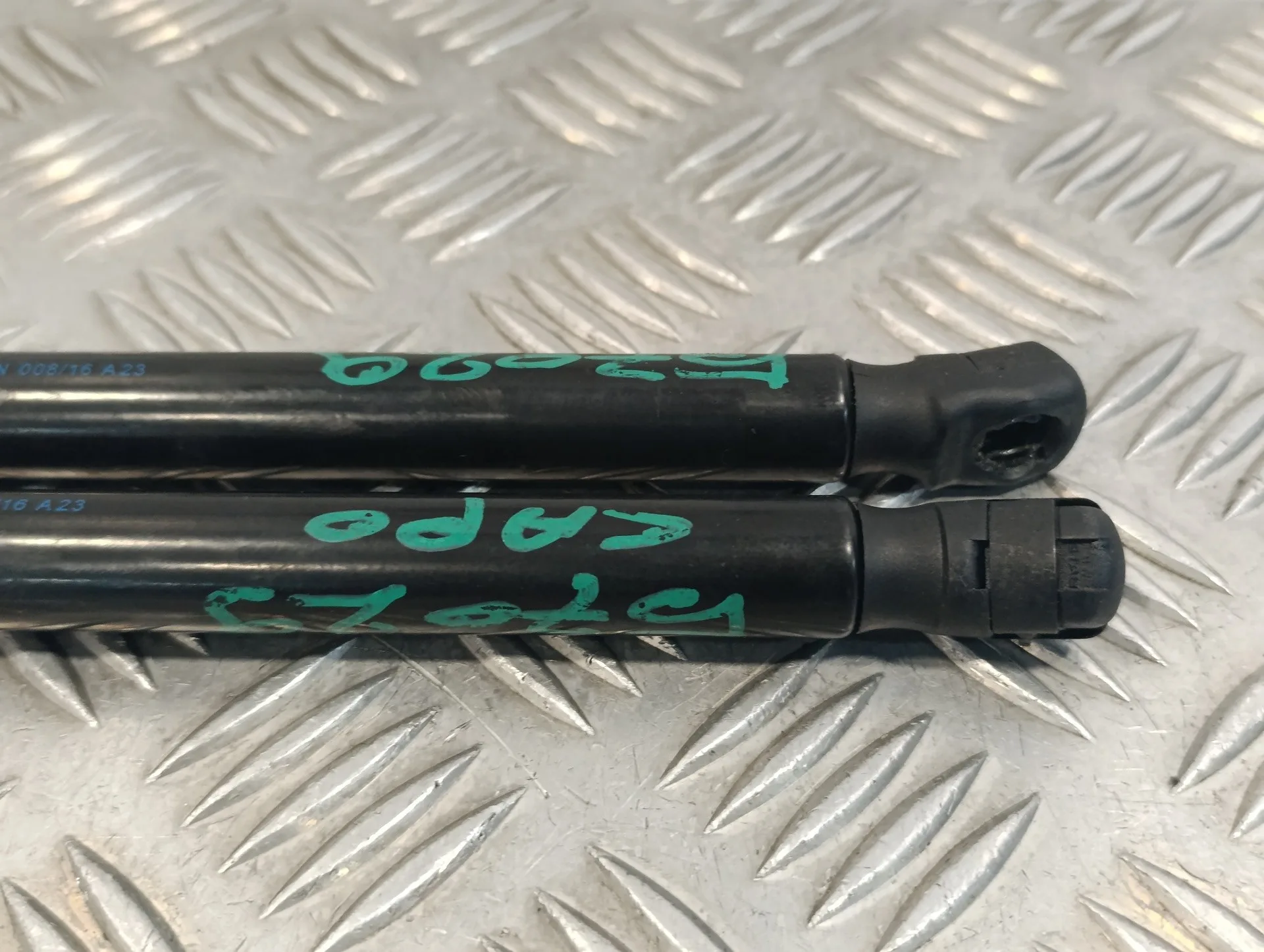 Amortiguadores Capo para Audi Q7 (4L)